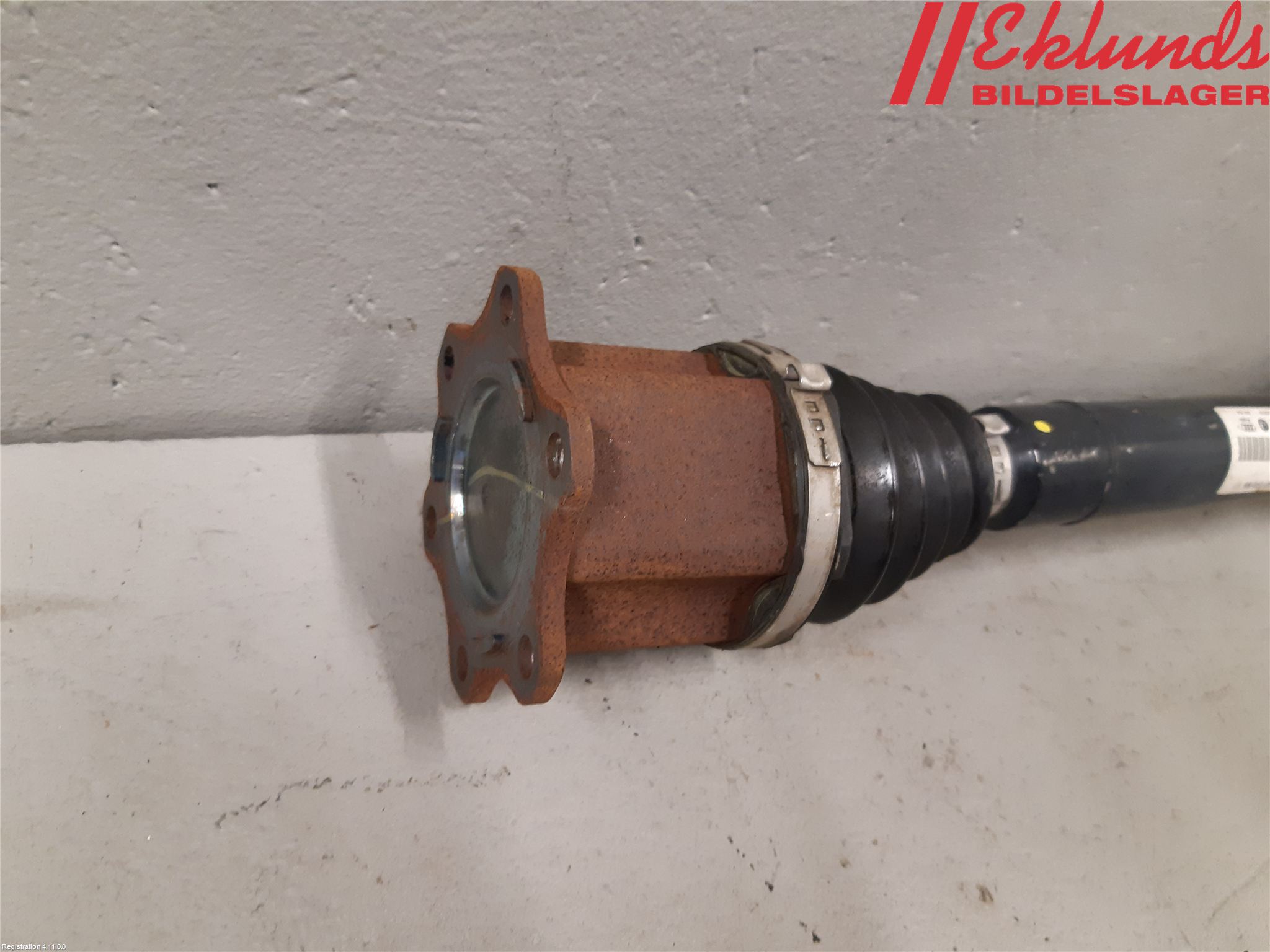 Volkswagen VW PASSAT 15-19 Drivaxel Fram Höger