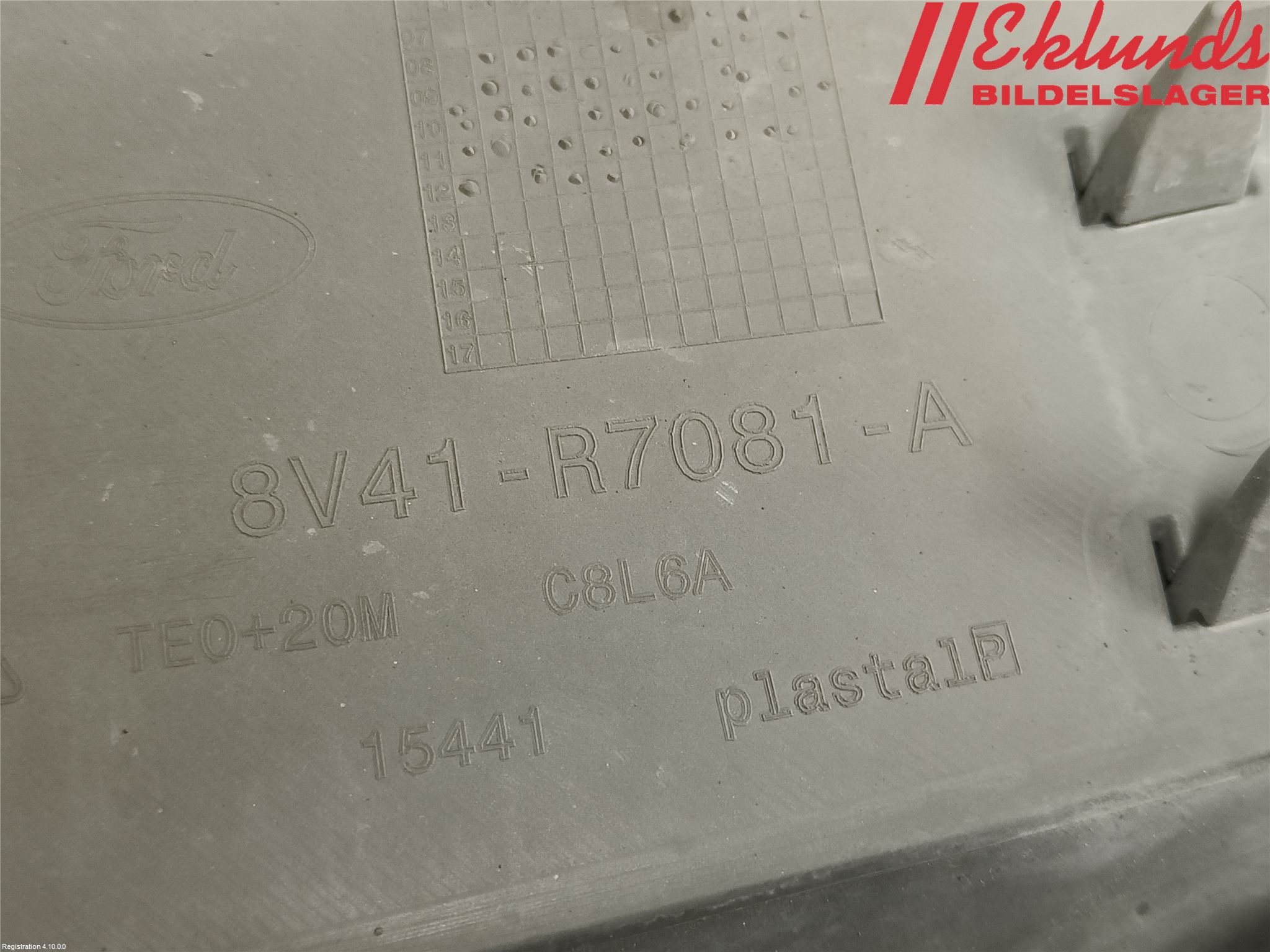 Ford KUGA 08-12 Grill Komp