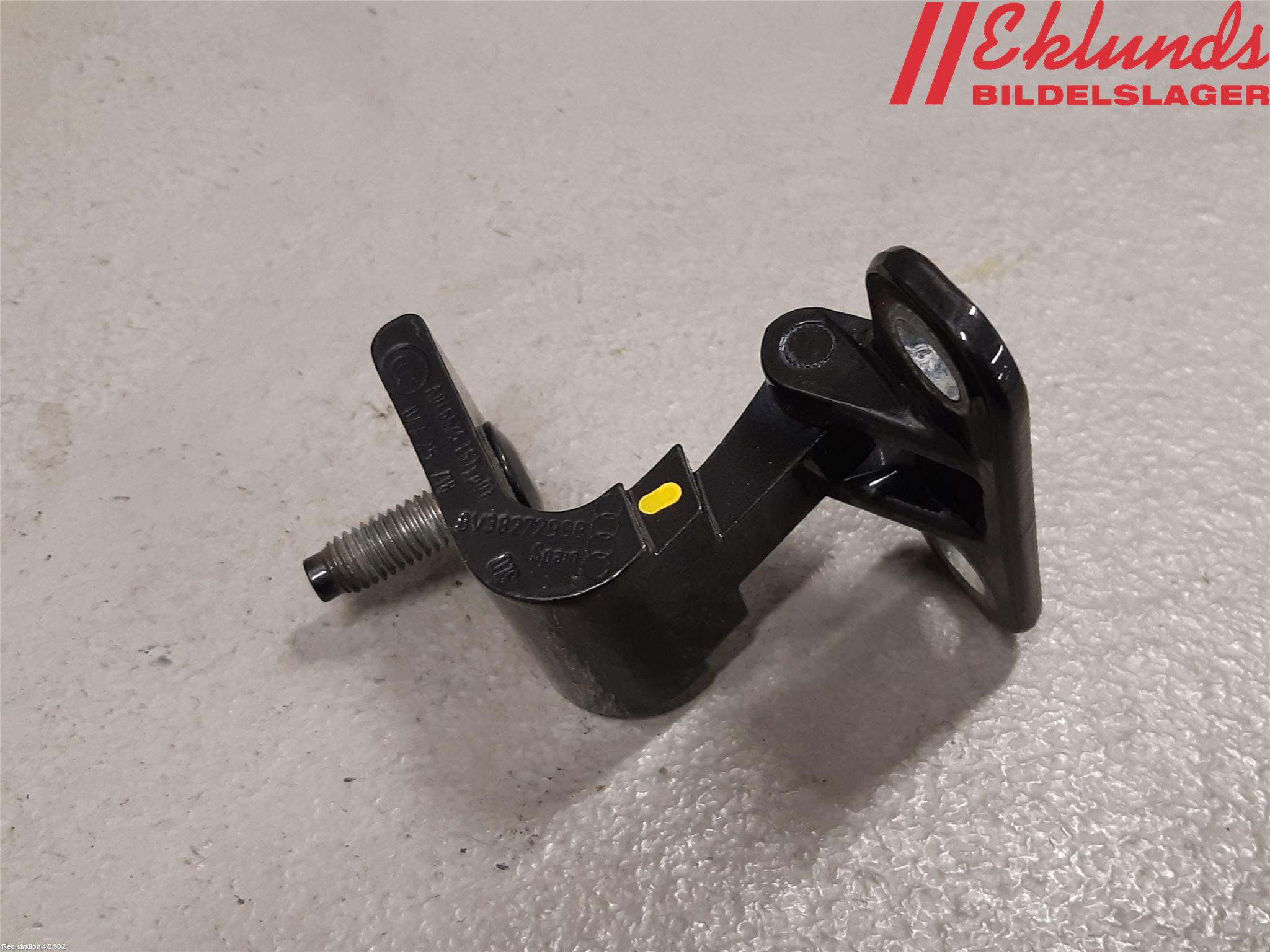Volkswagen VW PASSAT 15-19 Bakluckegångjärn Hö