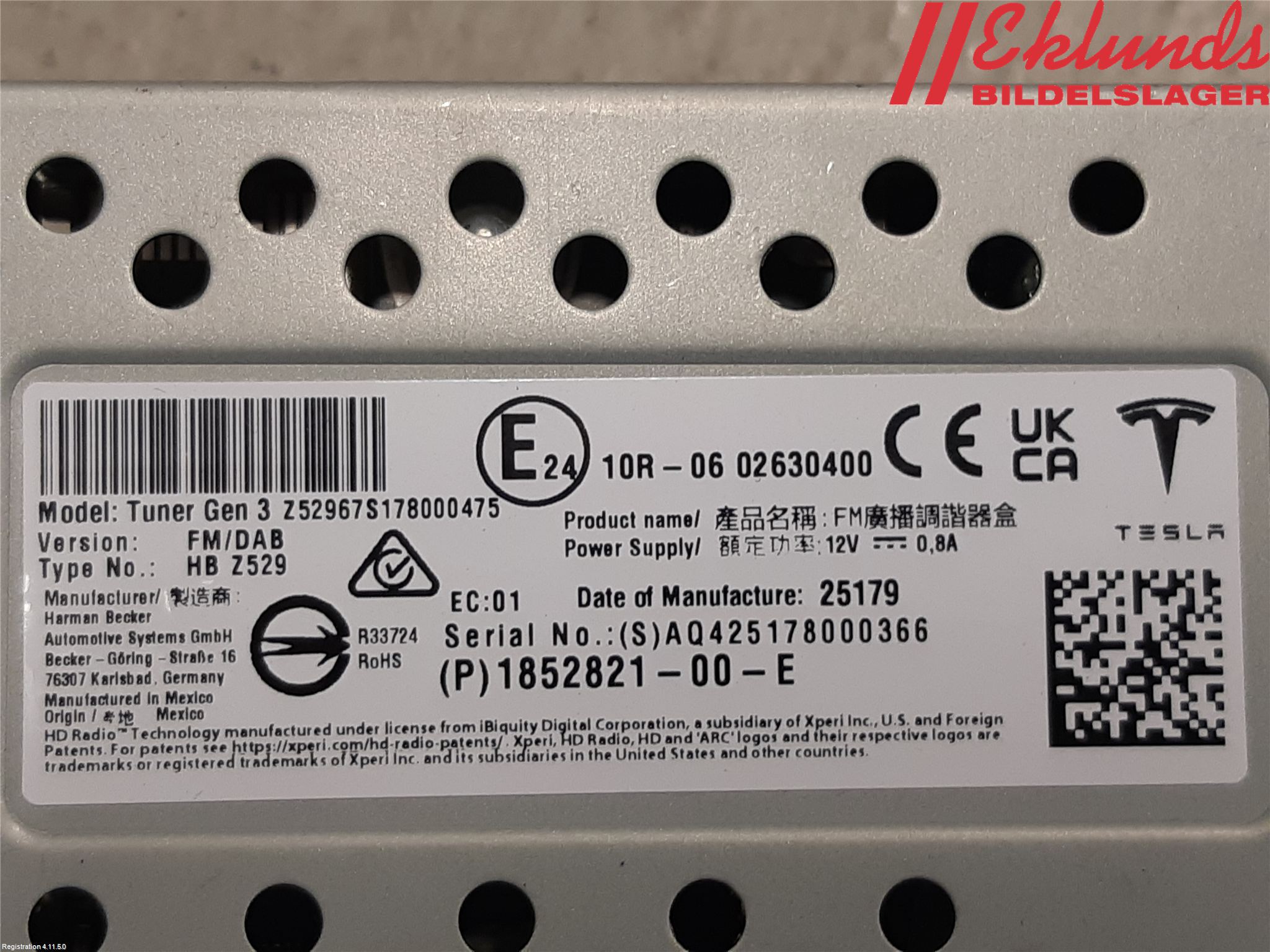 Tesla MODEL Y 21- Antenn