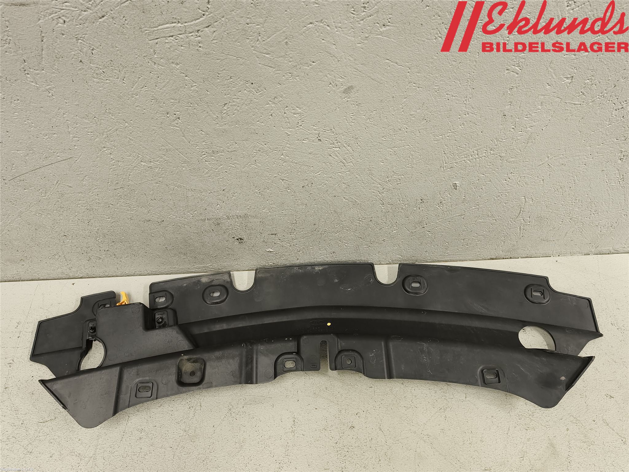 Ford KUGA 17-19 Front Huvlåsplåt-Balk