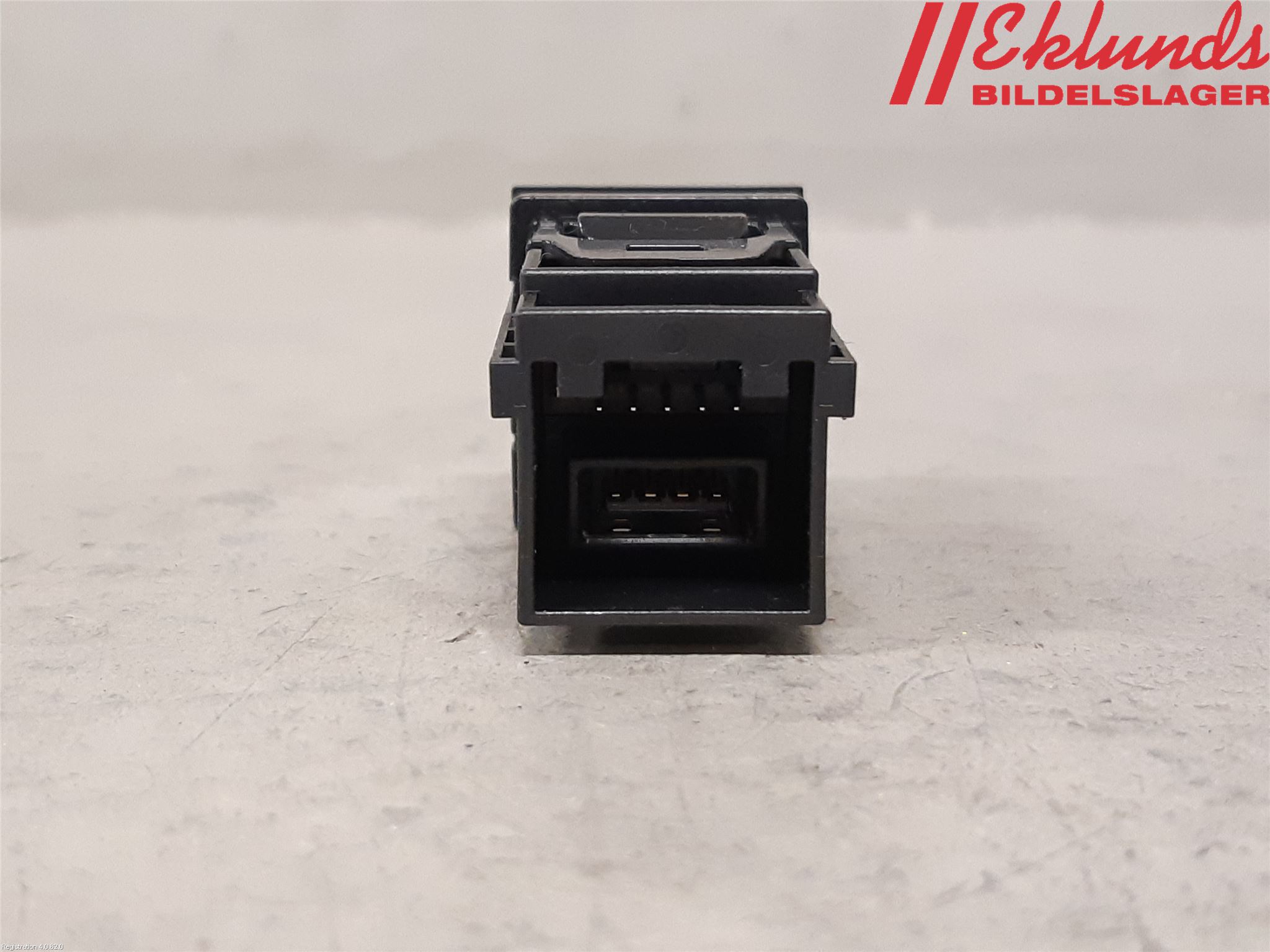 Toyota YARIS CROSS XP21 21- Usb Connection