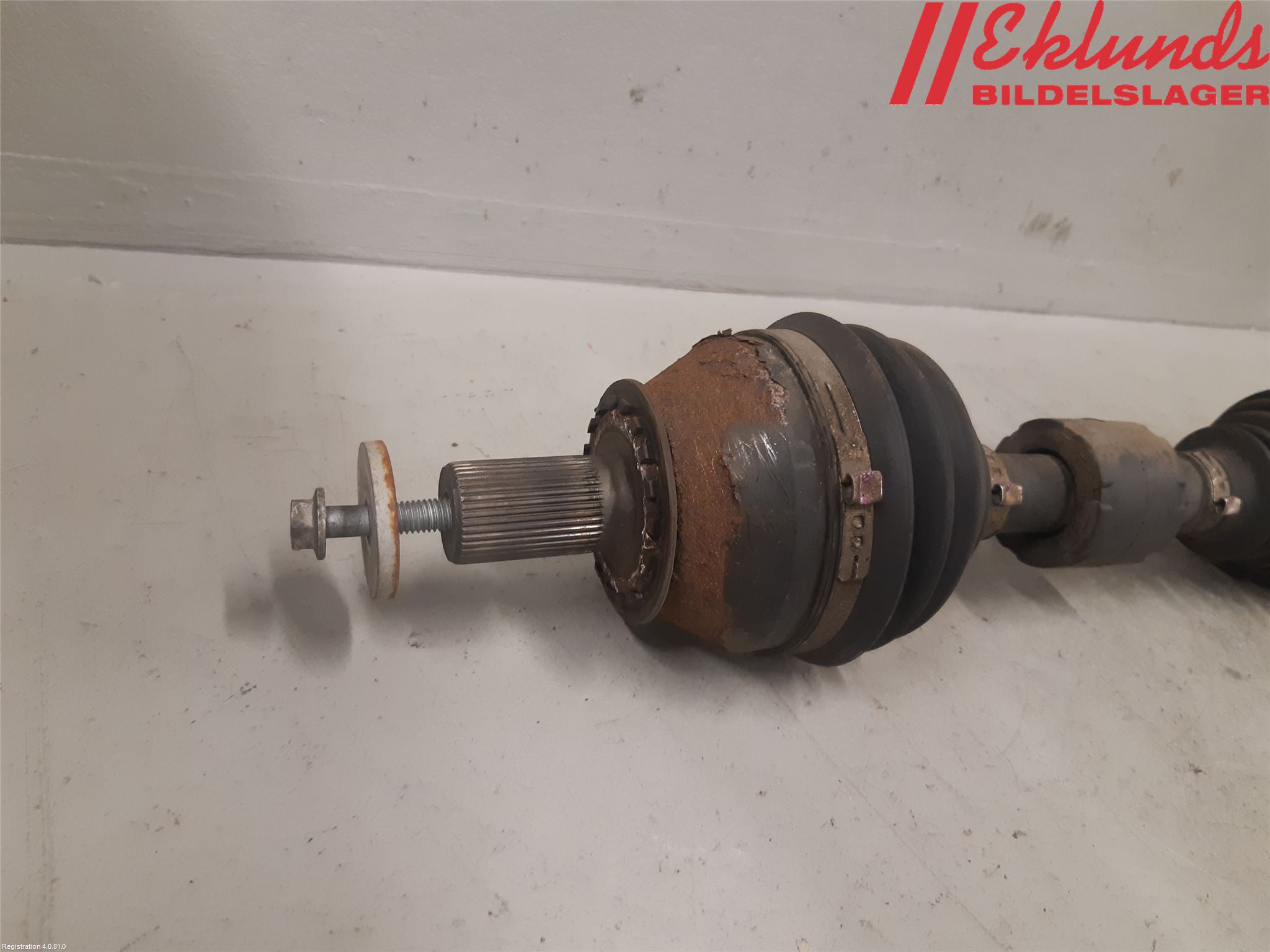 Volvo V70 08-13 Drivaxel Fram Vänster