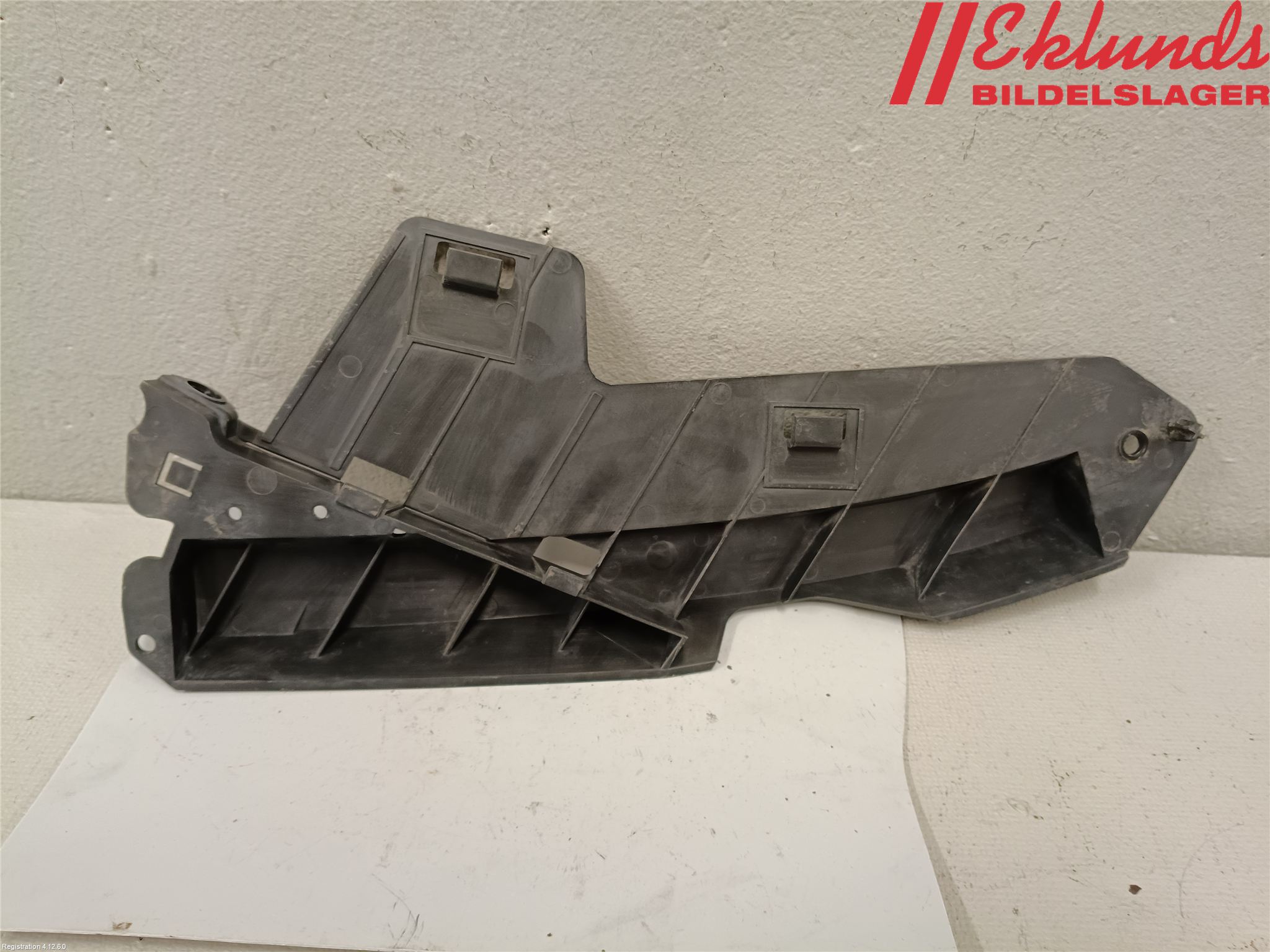 Volvo S80 07-13 Strålkast Fästsarg