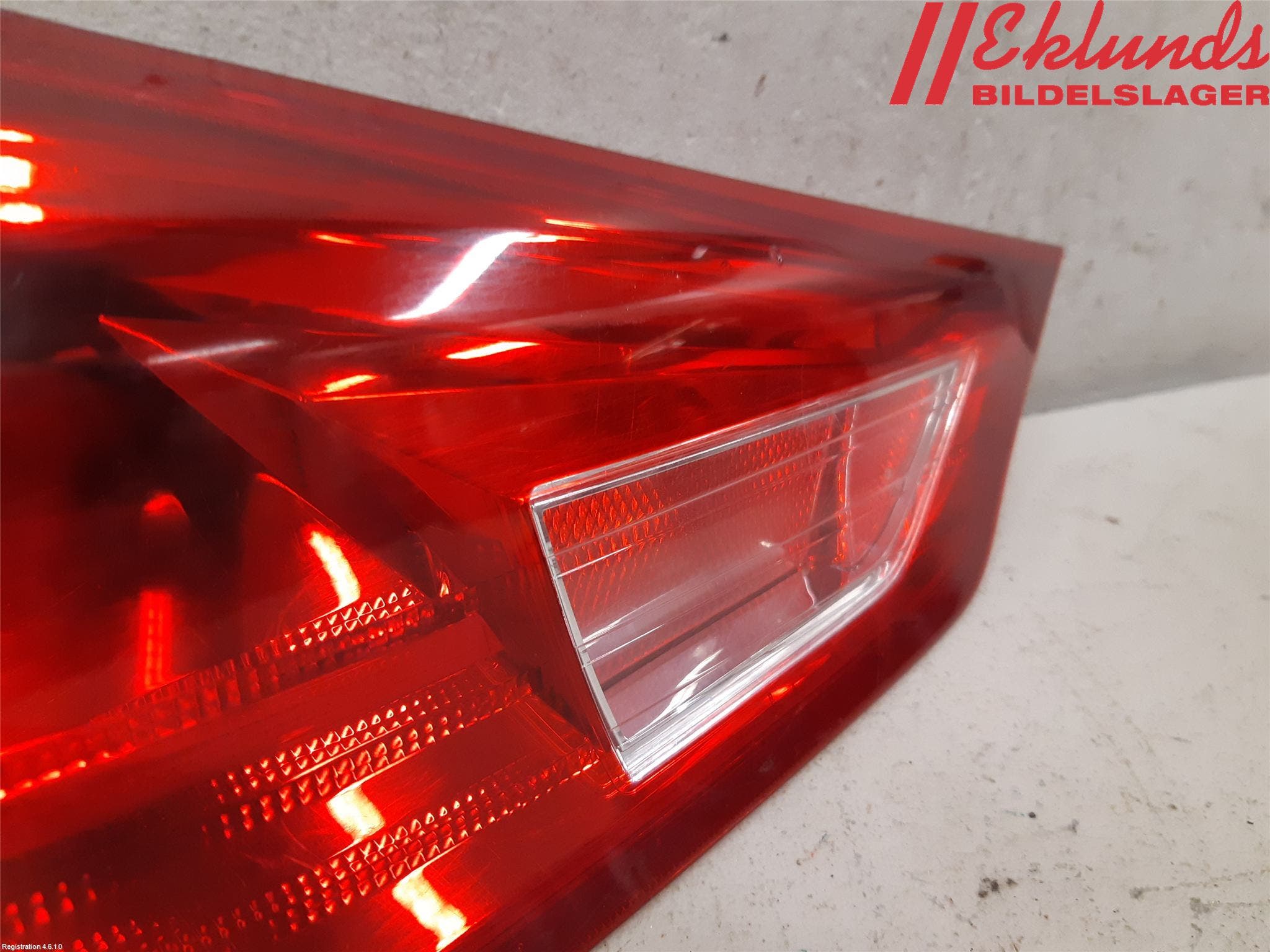 Toyota AURIS 13-19 Bakljus Lucka Vä