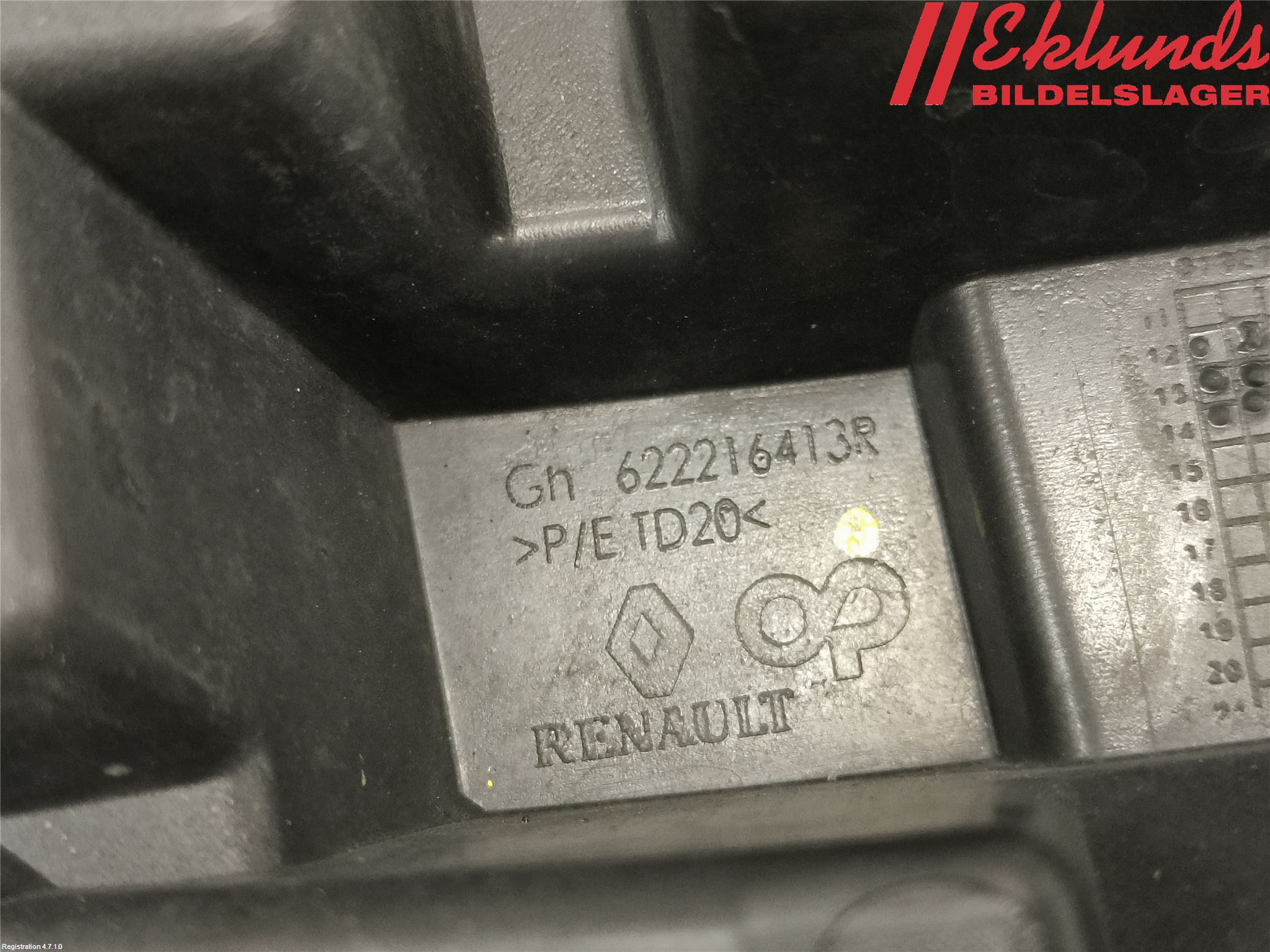 Renault SCÉNIC III / GRAND SCÉNIC 09-16 Stötfångarfäste Fram Vä