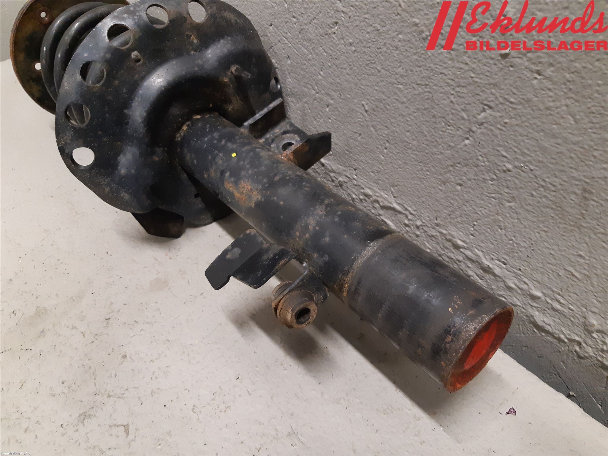 Volvo V60 11-13 Fjäderben Fram Vänster