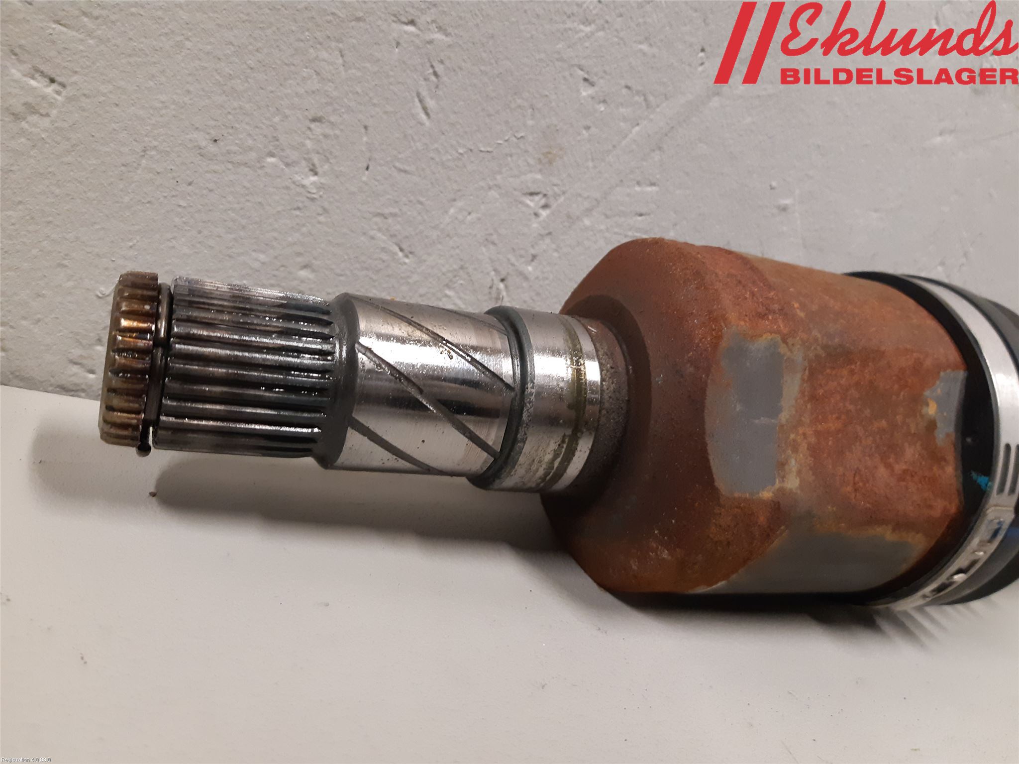 Tesla MODEL Y 21- Drivaxel Bak Höger