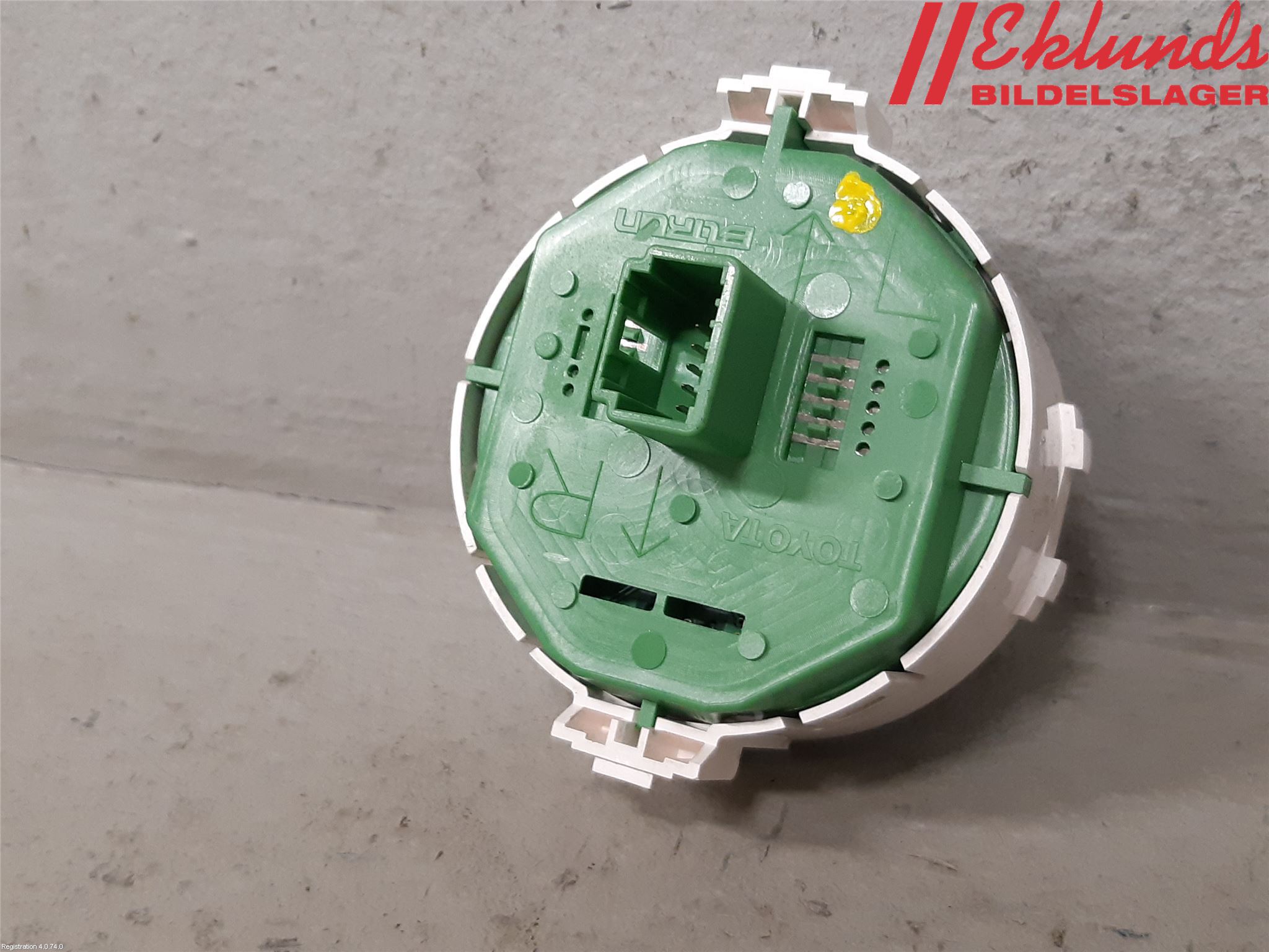 Toyota YARIS XP130 12-14 Strömställare Varnings