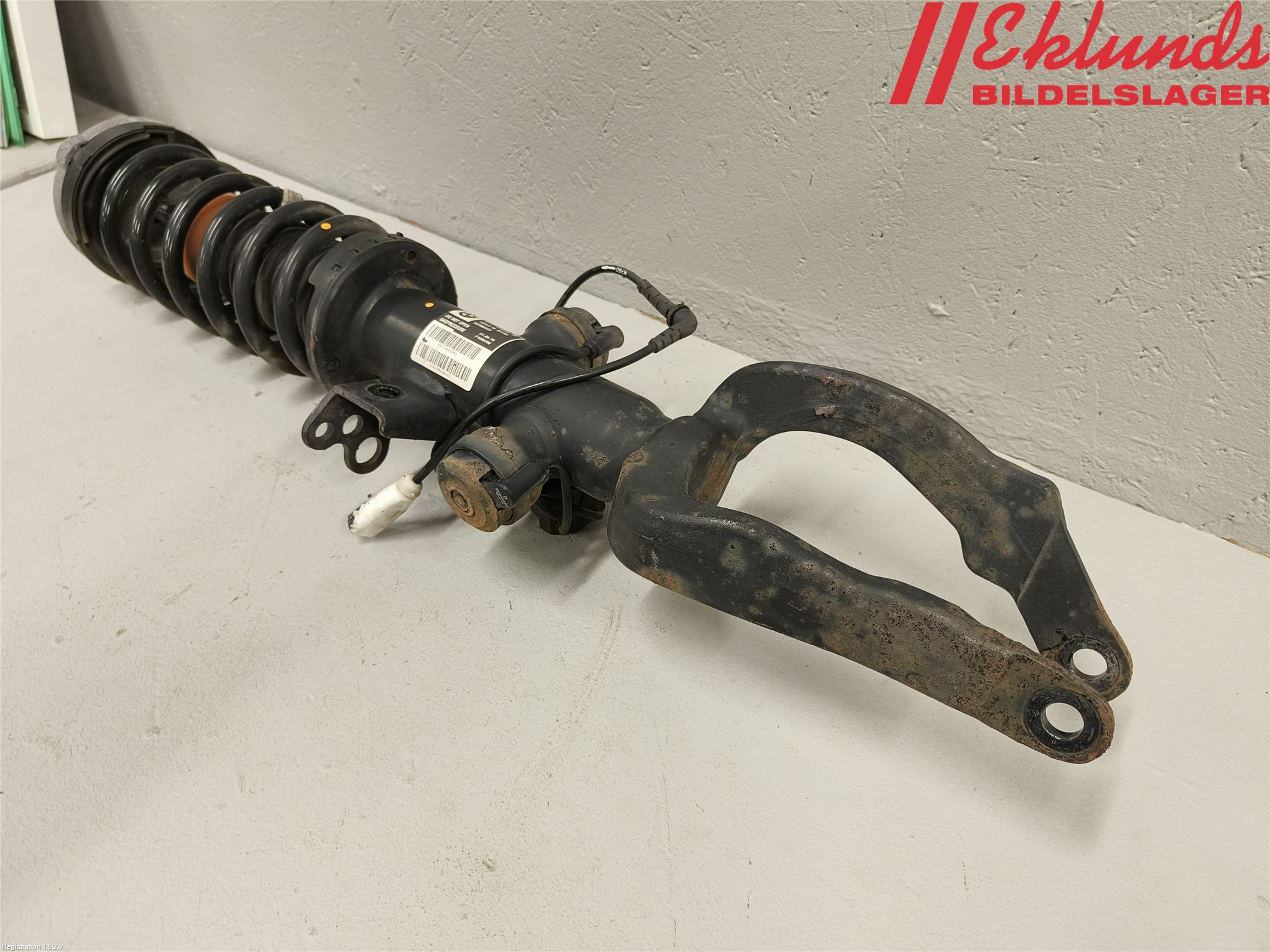 BMW 5 F10/F11/F18 09-17 Fjäderben Fram Höger