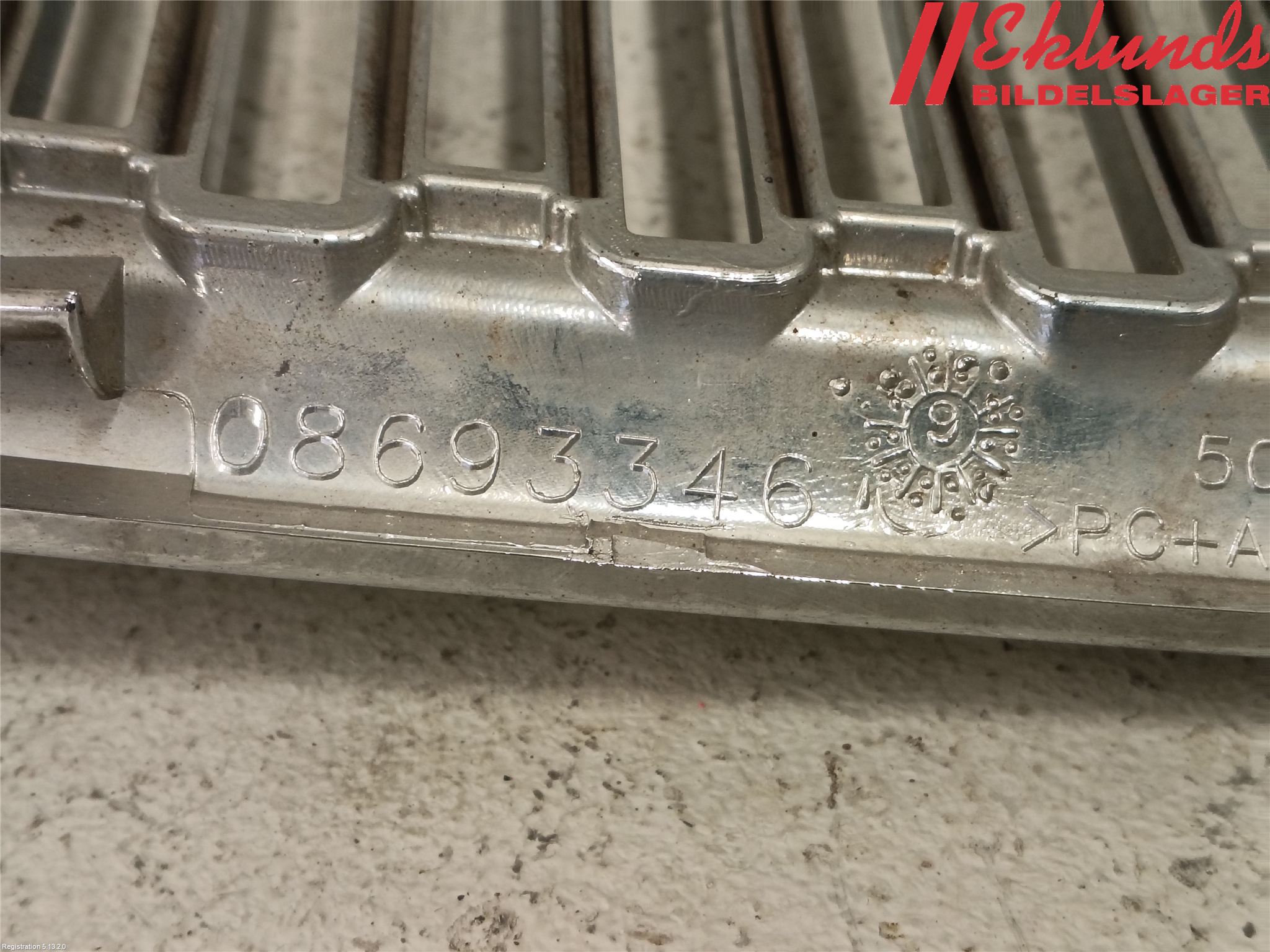 Volvo V70 05-08 Grill Komp