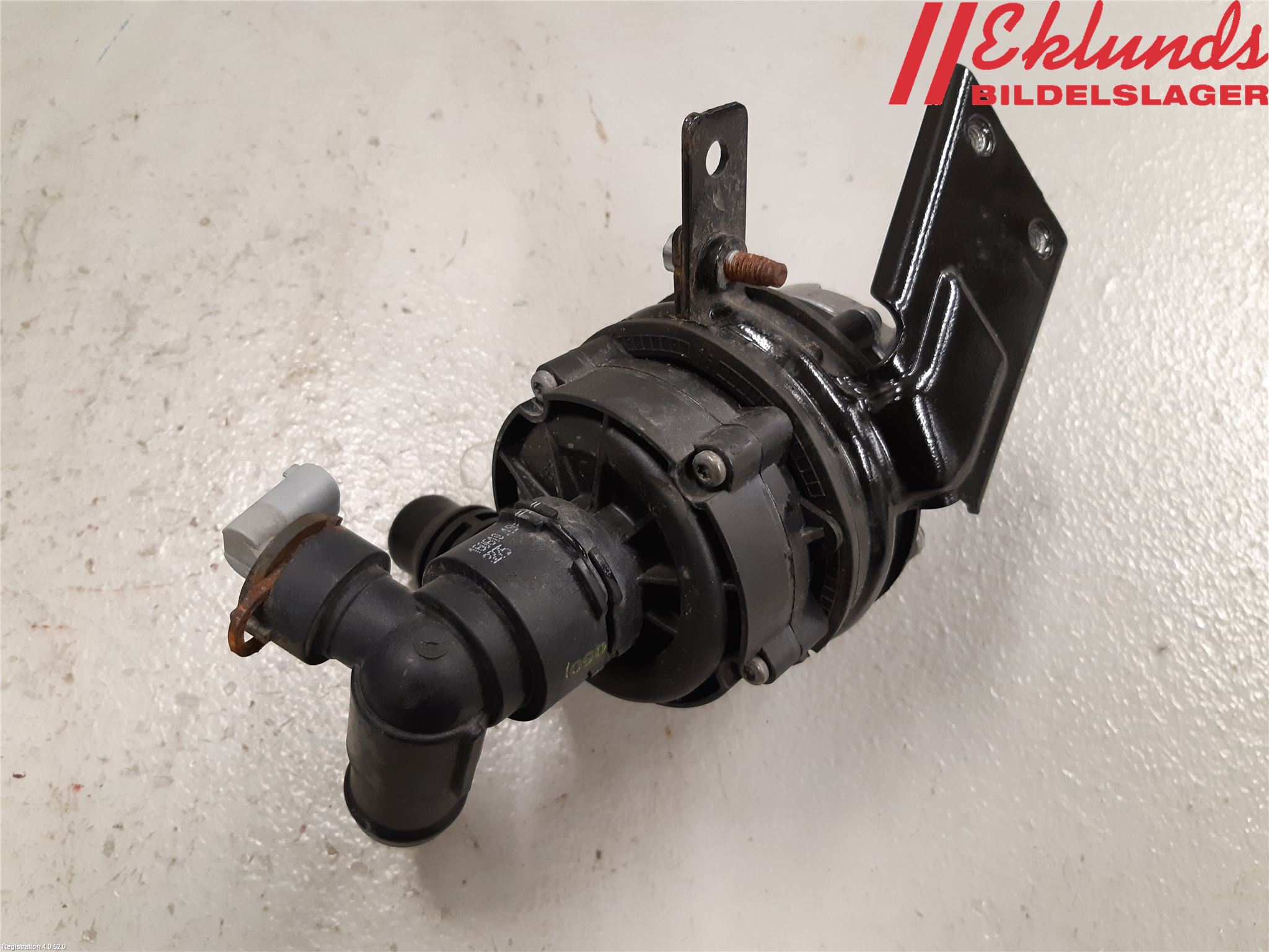 Mercedes-Benz MB E-KLASS (W213) 16-23 Vattenpump