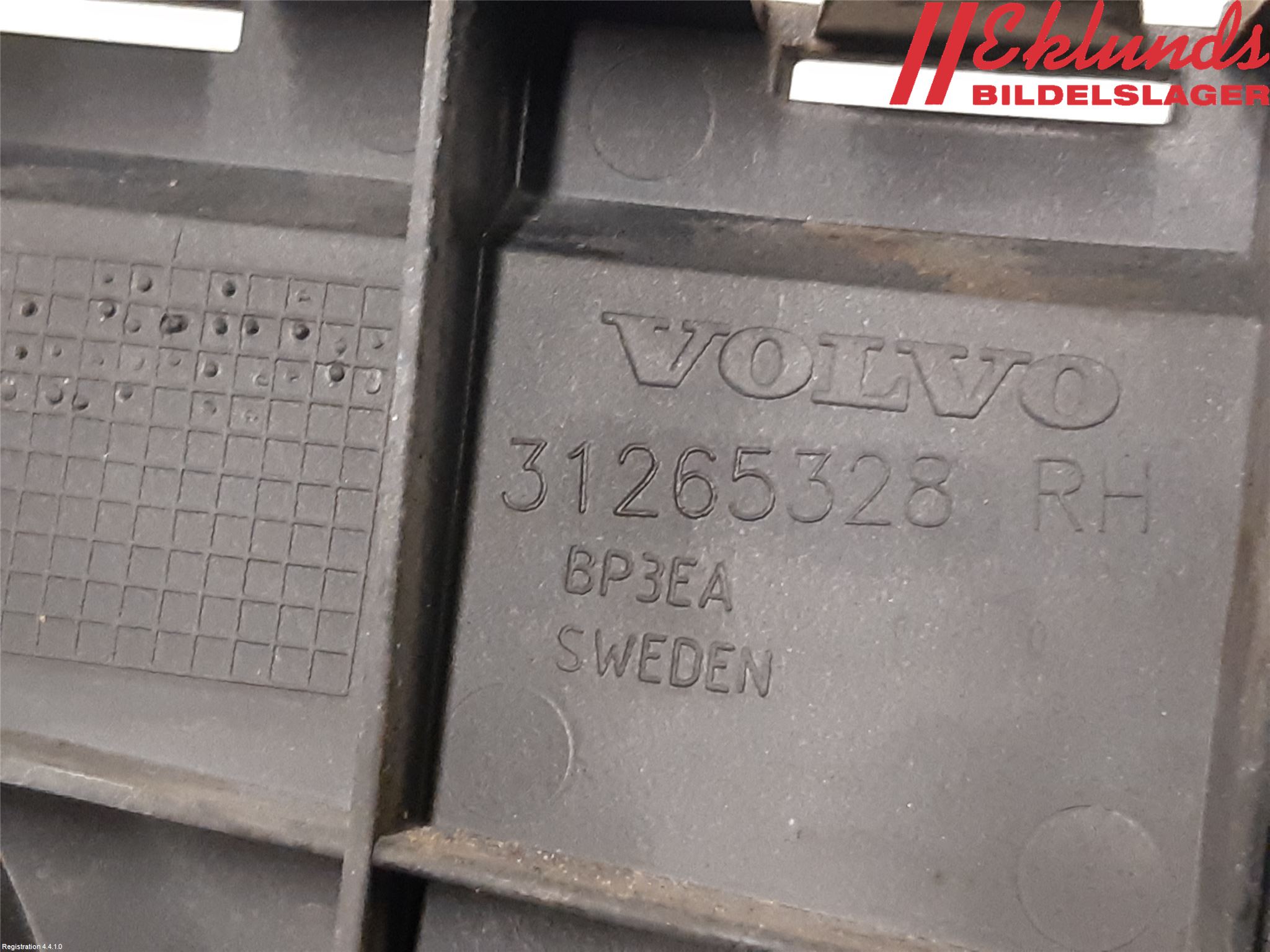 Volvo V70 08-13 Stötfångarfäste Bak Hö