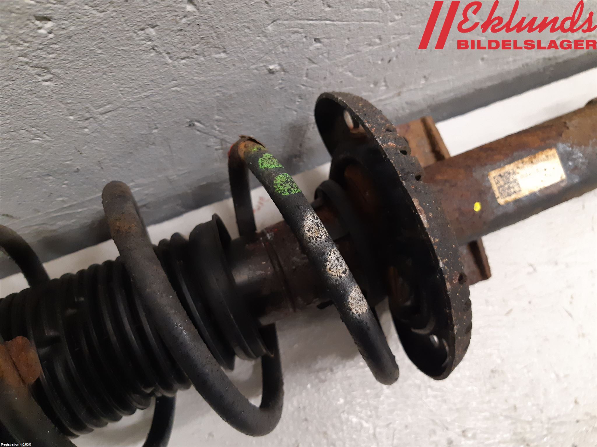 Volkswagen VW POLO 10-17 Fjäderben Fram Vänster