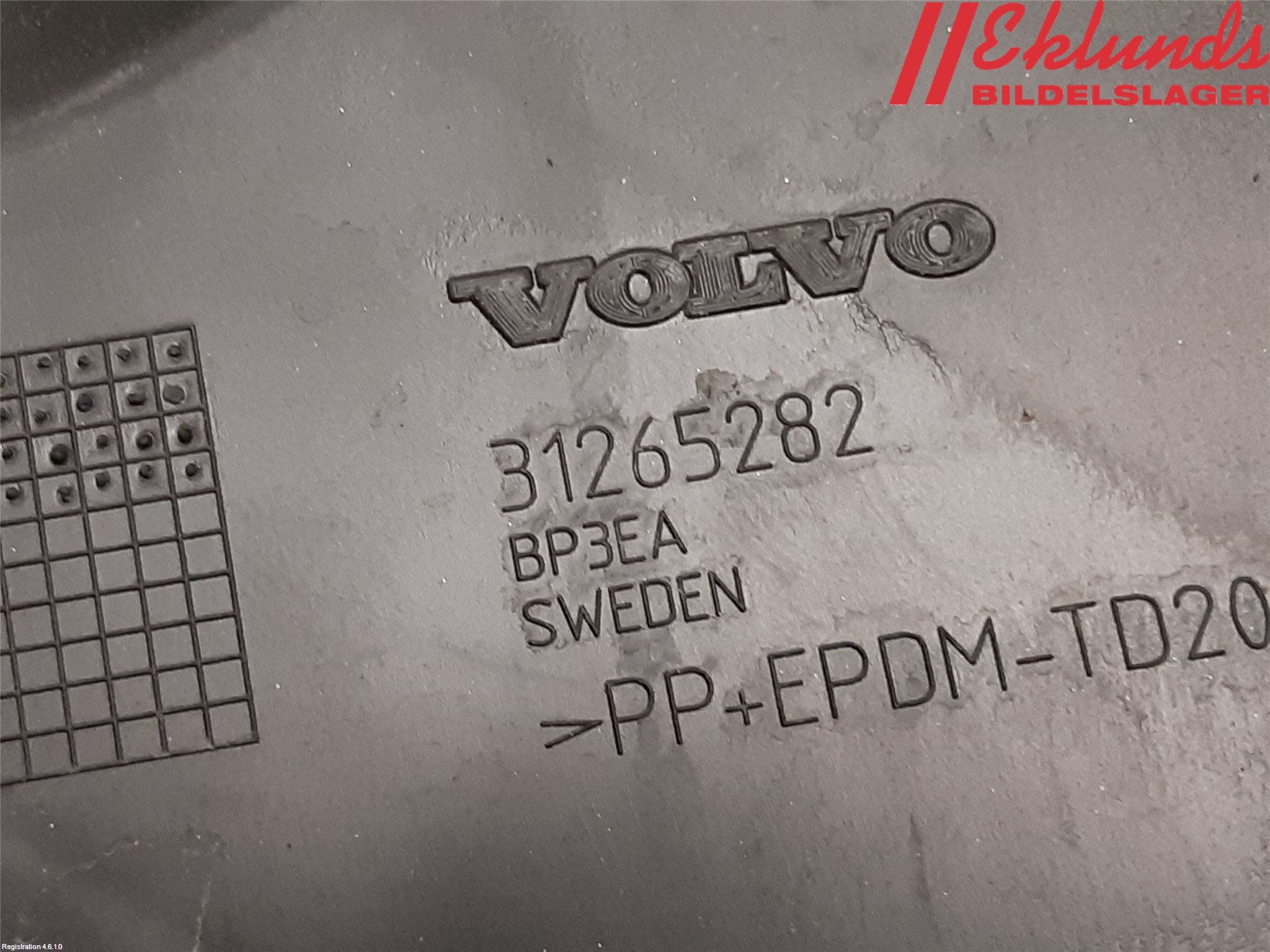 Volvo V60 14-18 Stötfångarfäste Bak Hö