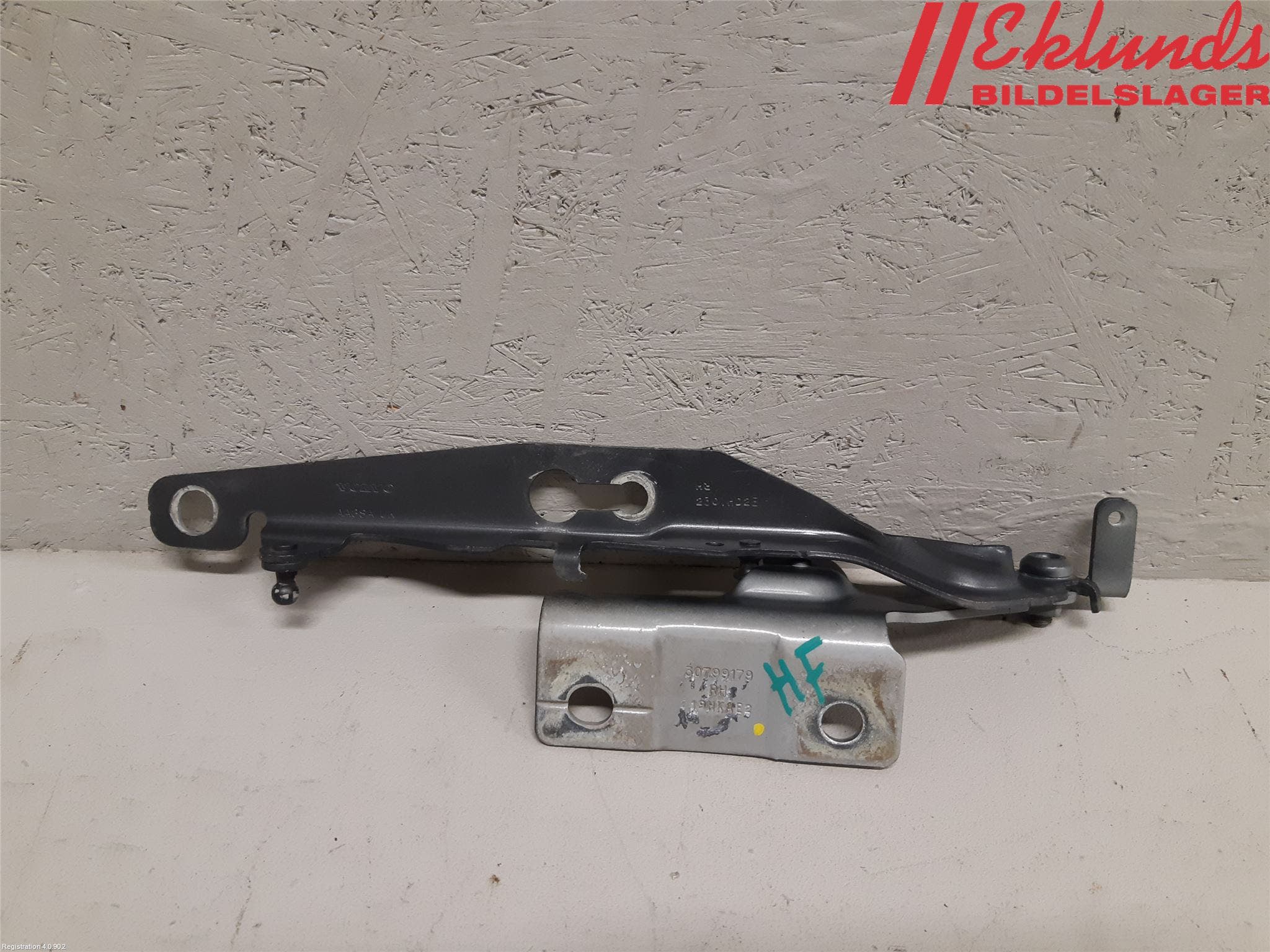 Volvo V60 11-13 Huvgångjärn