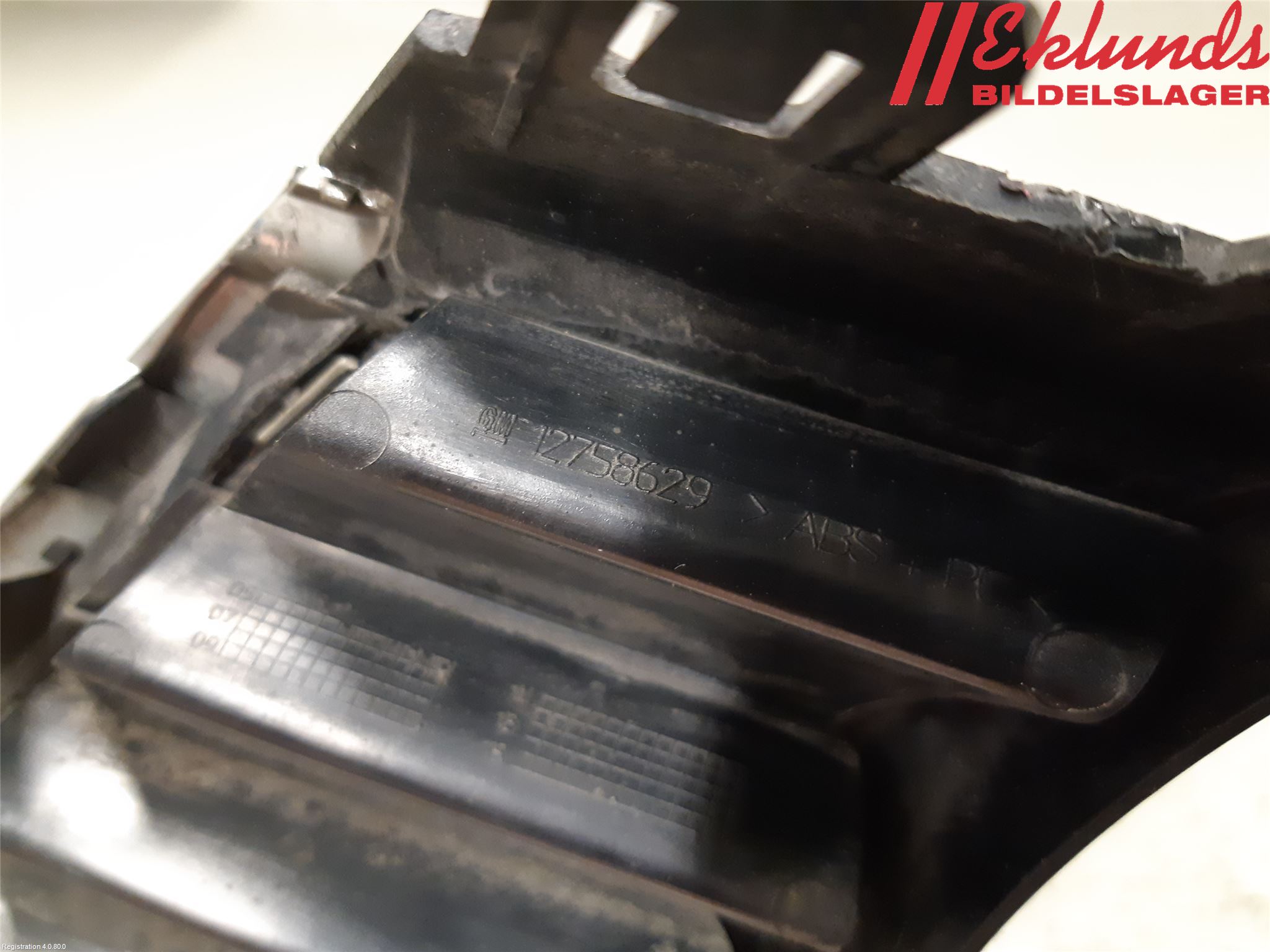 Saab 9-5     06-10 Grilldel Höger