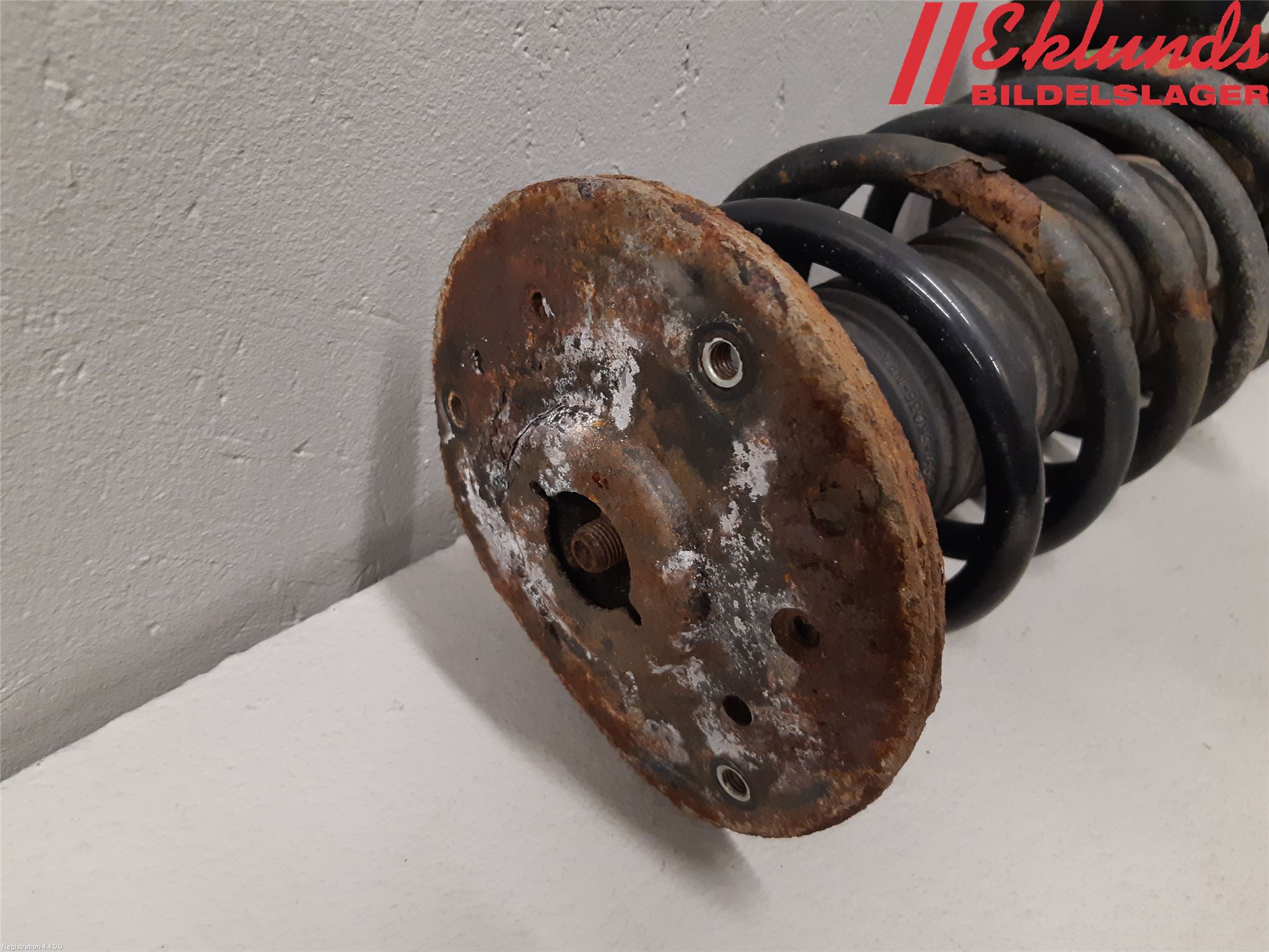 Volvo V70 08-13 Fjäderben Fram Höger