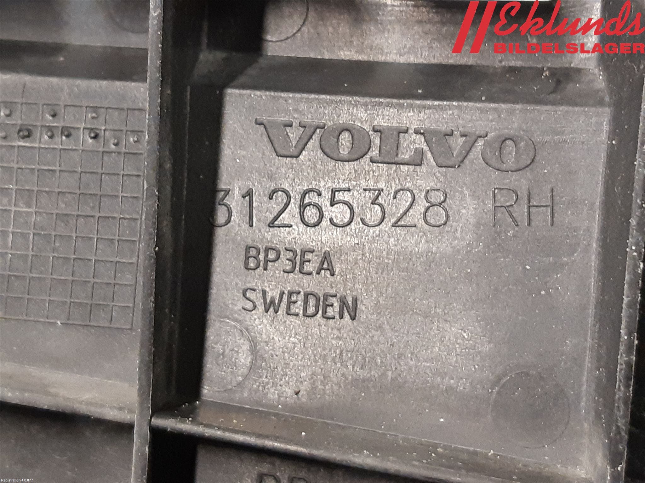 Volvo V70 08-13 Stötfångarfäste Bak Hö