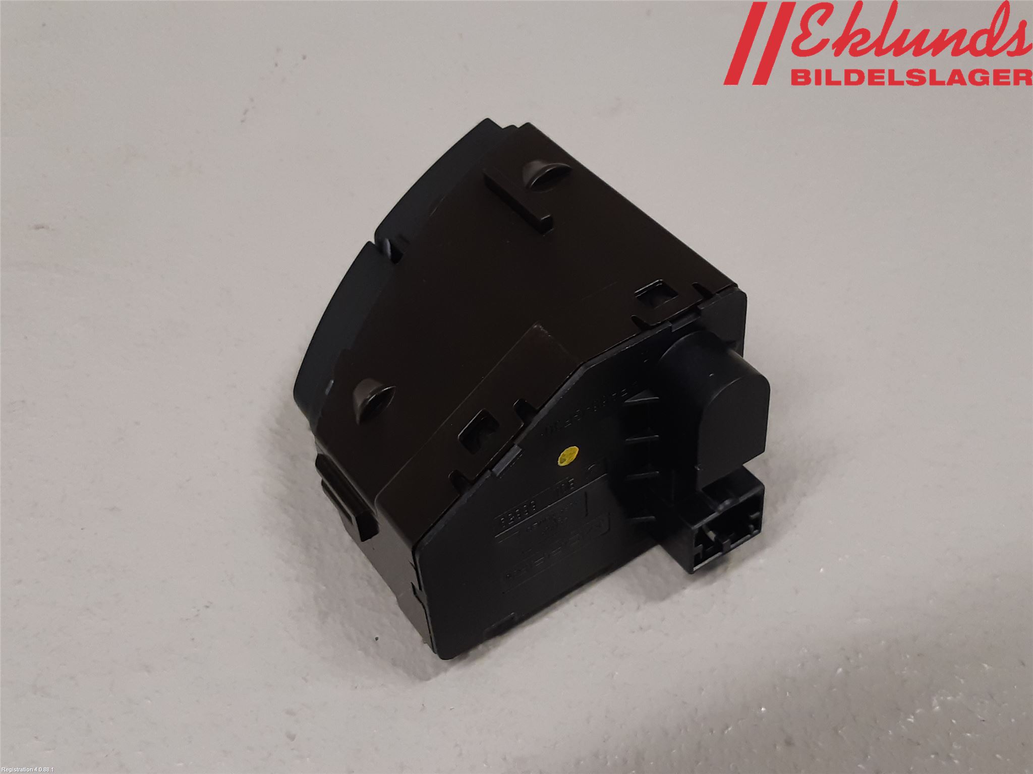 Fiat 500X 15- Strömställare Multifunktion