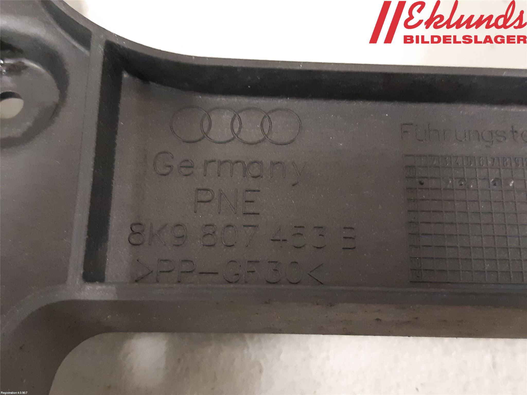 Audi A4 12-15 Stötfångarfäste Bak Vä