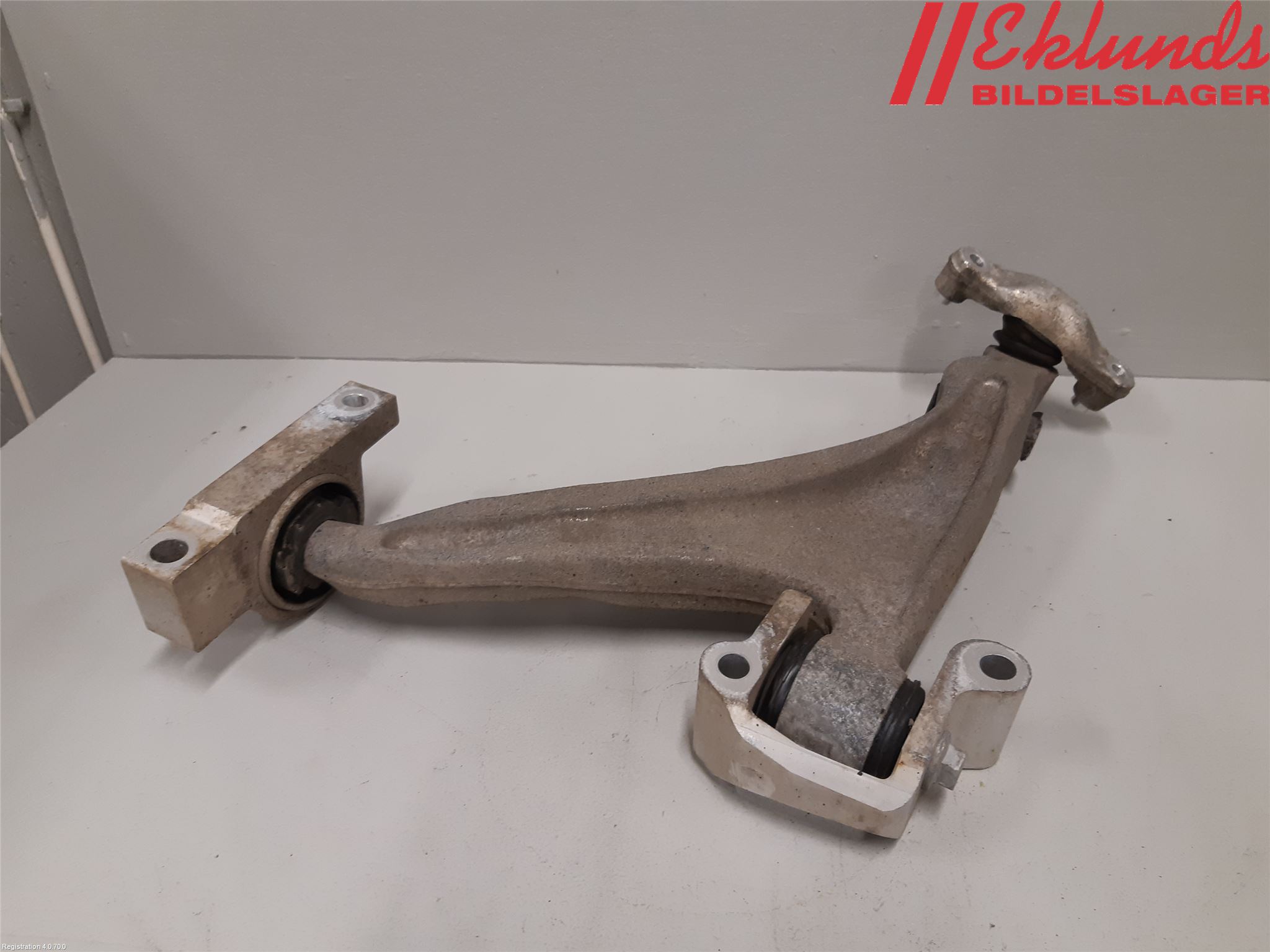 Volvo V90 17->> Bärarm Fram Undre Hö