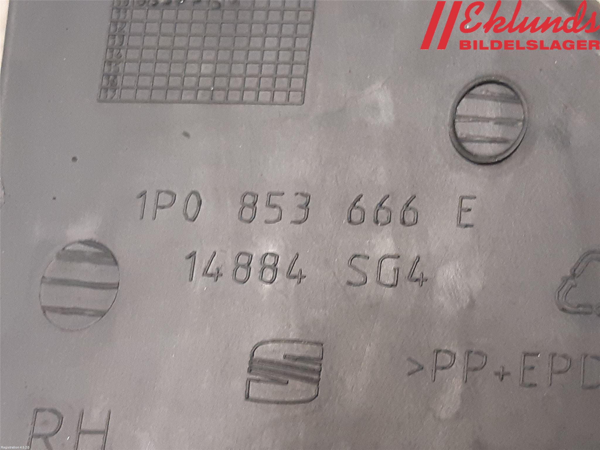 Seat LEON 06-12 Dimljussarg Fram