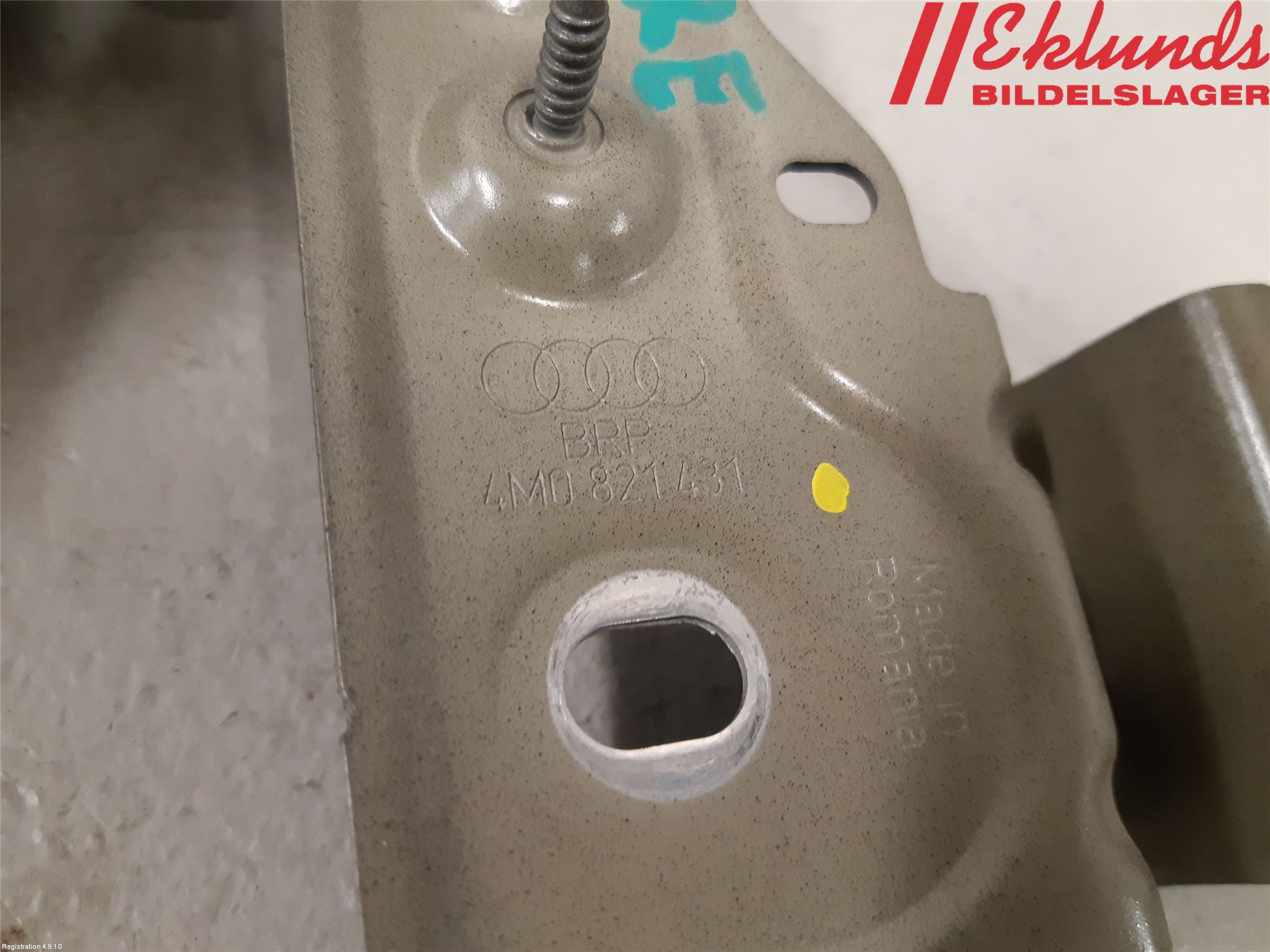 Audi Q7/SQ7 Skärmfäste Fram Vä