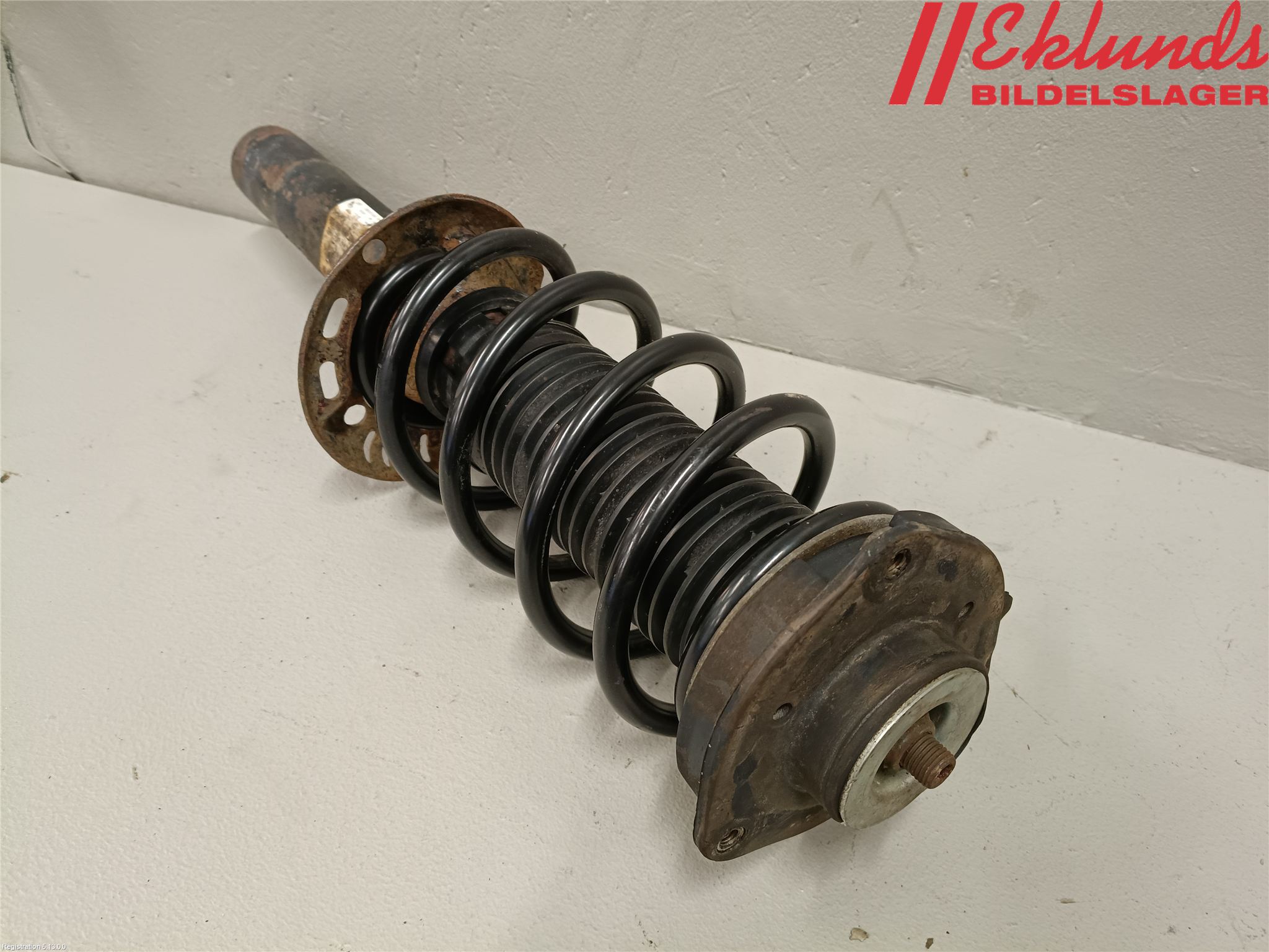 Volkswagen VW PASSAT 11-14 Fjäderben Fram Vänster