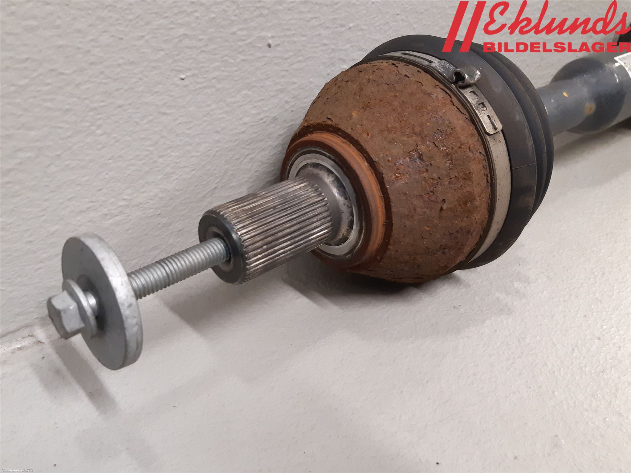 Volvo XC60 14-17 Drivaxel Fram Höger