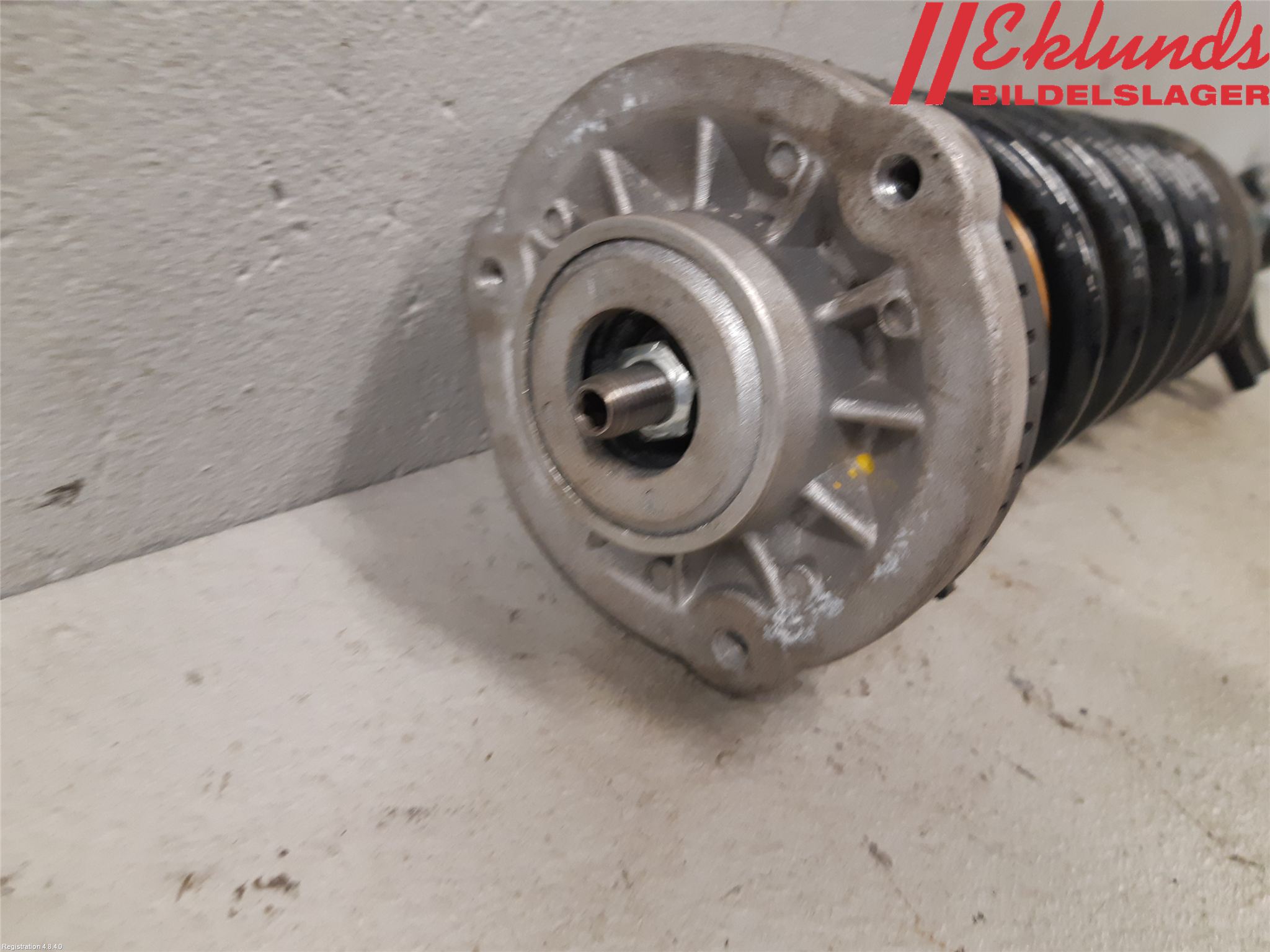 BMW 5 F10/F11/F18 09-17 Fjäderben Fram Vänster