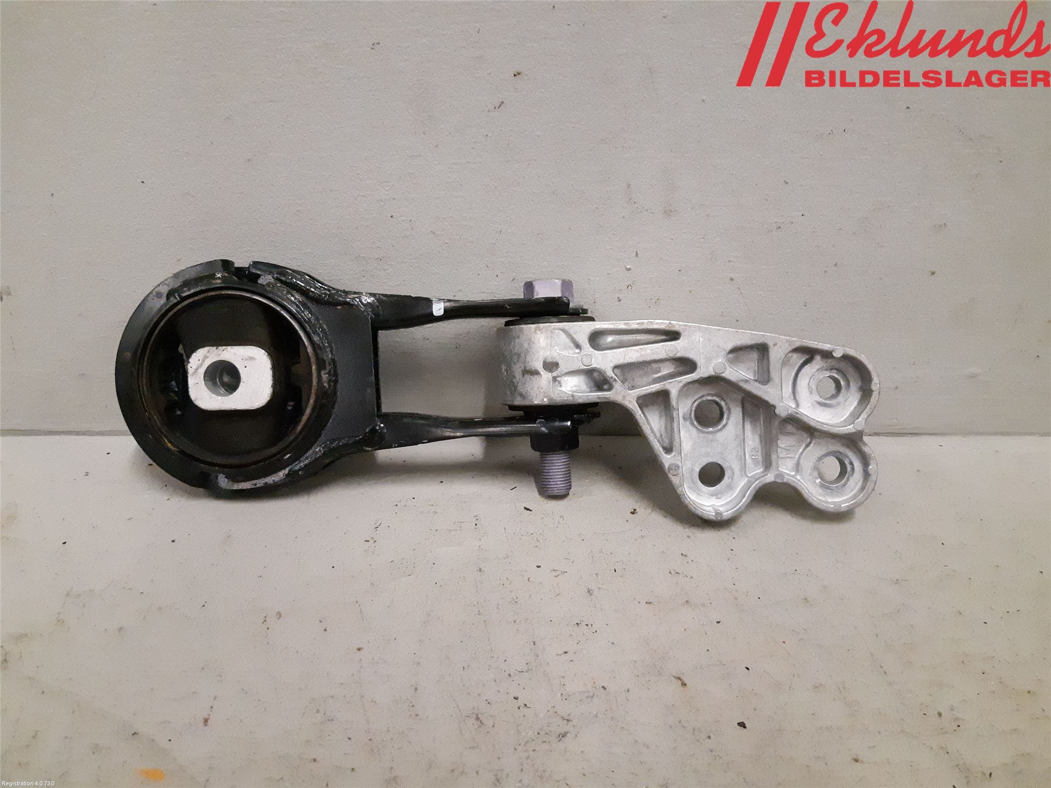 Toyota COROLLA 19- Motorfäste