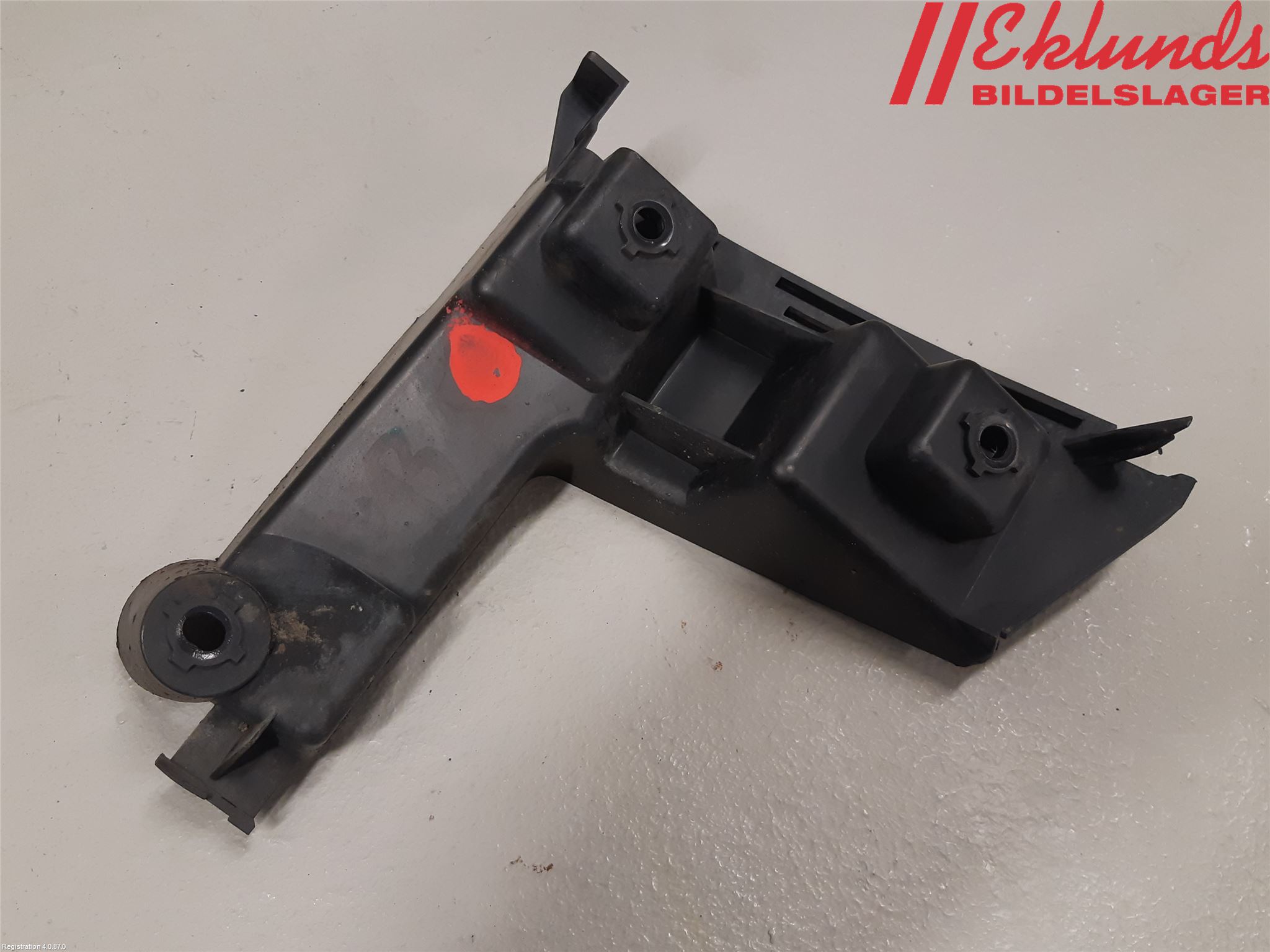 Volvo V70 08-13 Stötfångarfäste Bak Vä