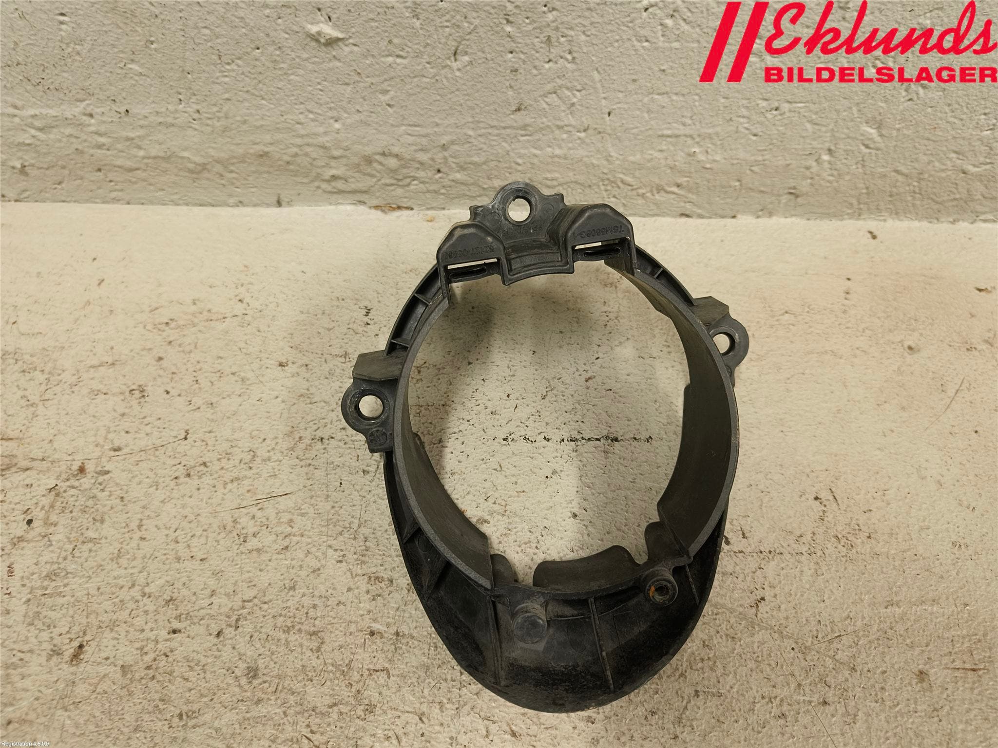 Toyota AVENSIS 09-15 Dimljussarg Fram