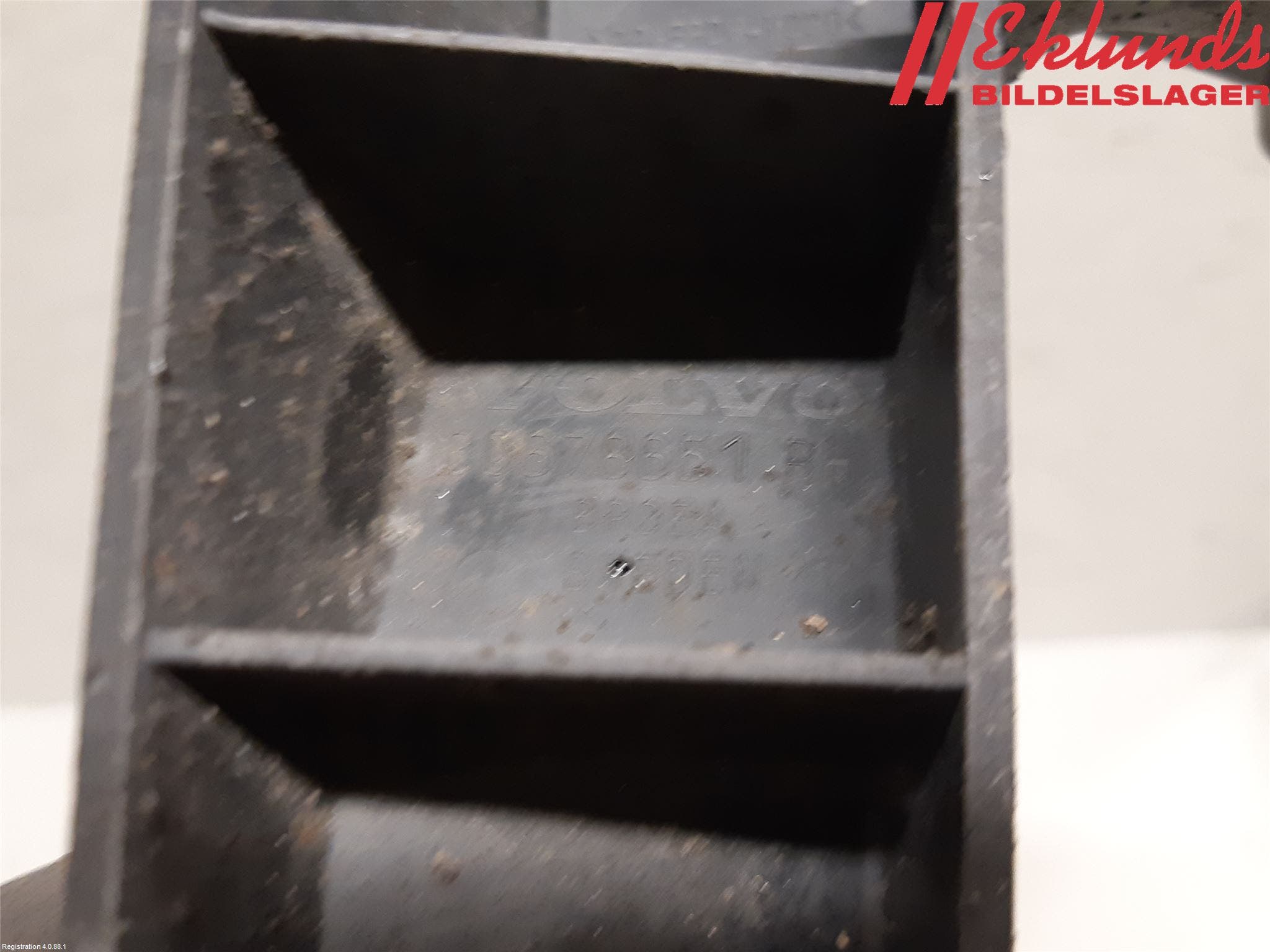 Volvo V70 08-13 Stötfångarfäste Bak Hö