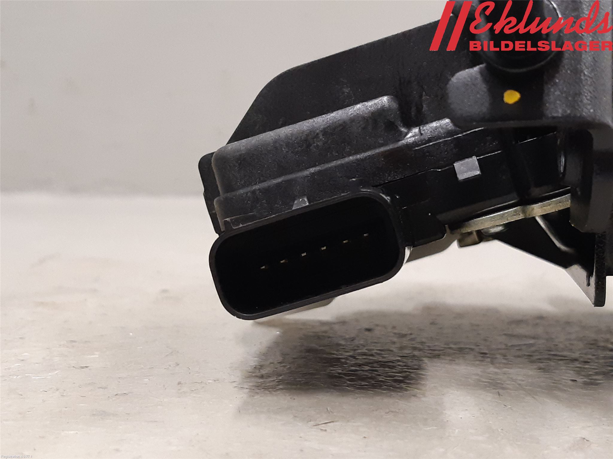 Kia SPORTAGE (QL) 16-21 Låskista Baklucka