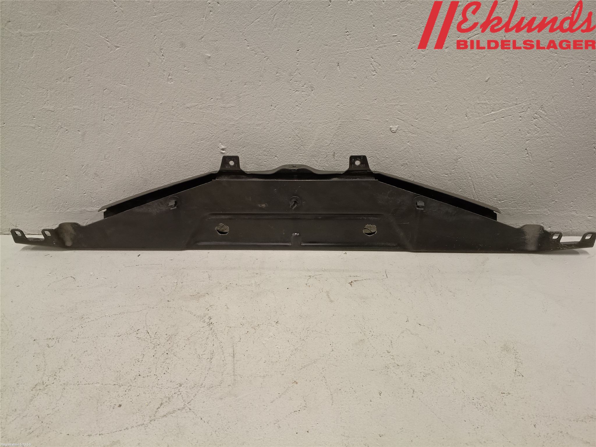 BMW 5 F10/F11/F18 09-17 Frontplåt