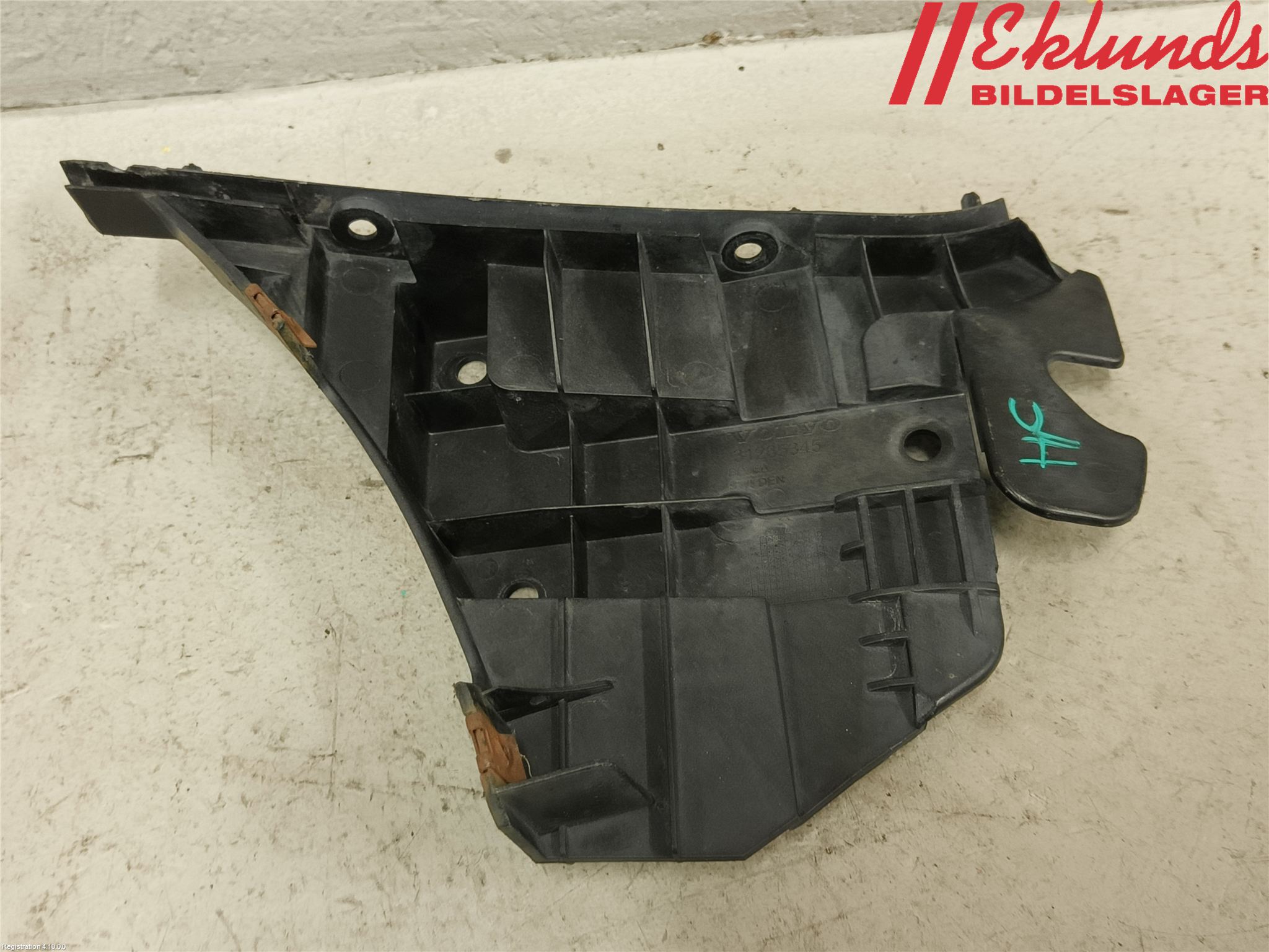 Volvo V70 08-13 Stötfångarfäste Fram Hö