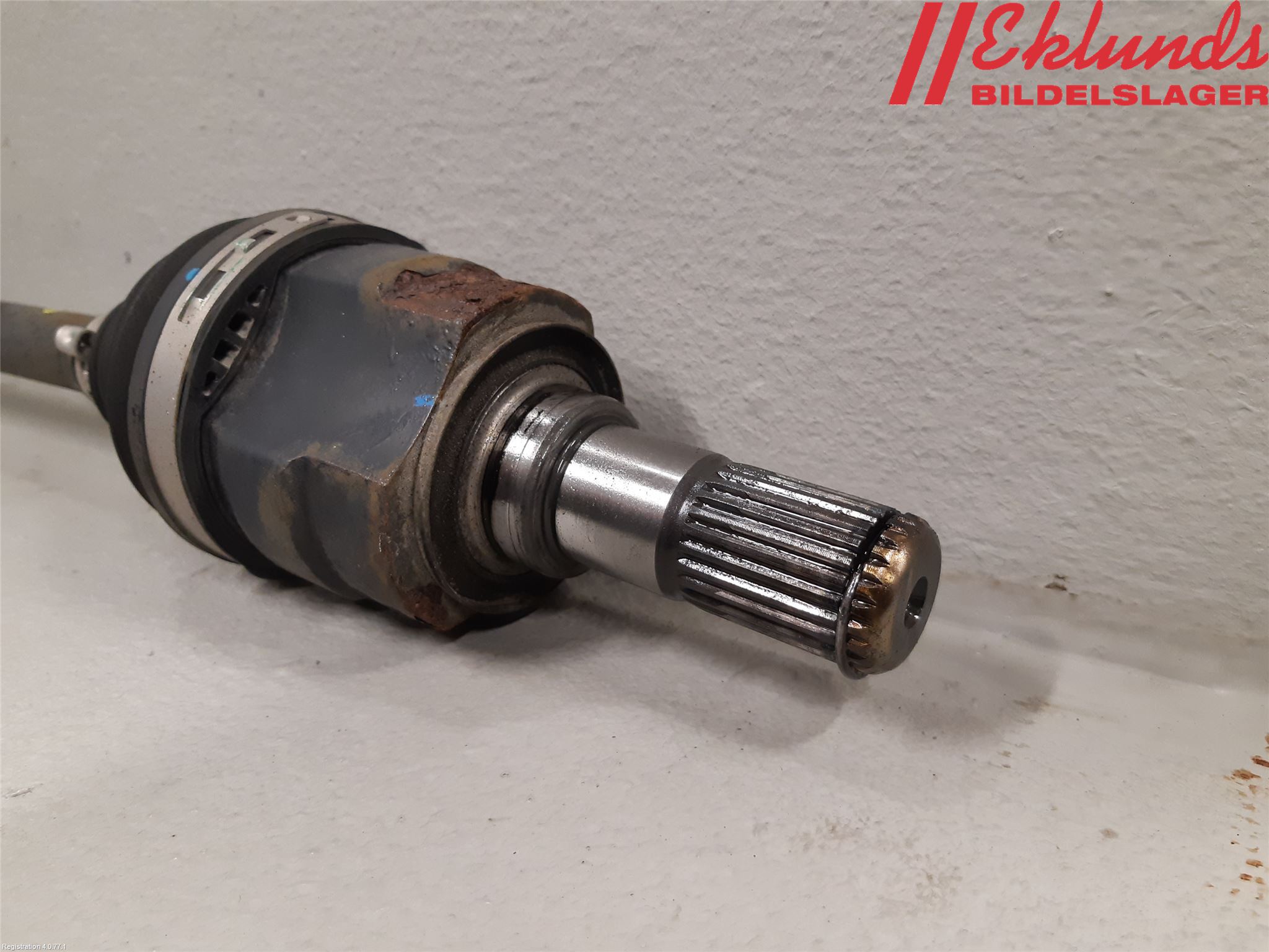 Kia SPORTAGE (QL) 16-21 Drivaxel Bak Vänster