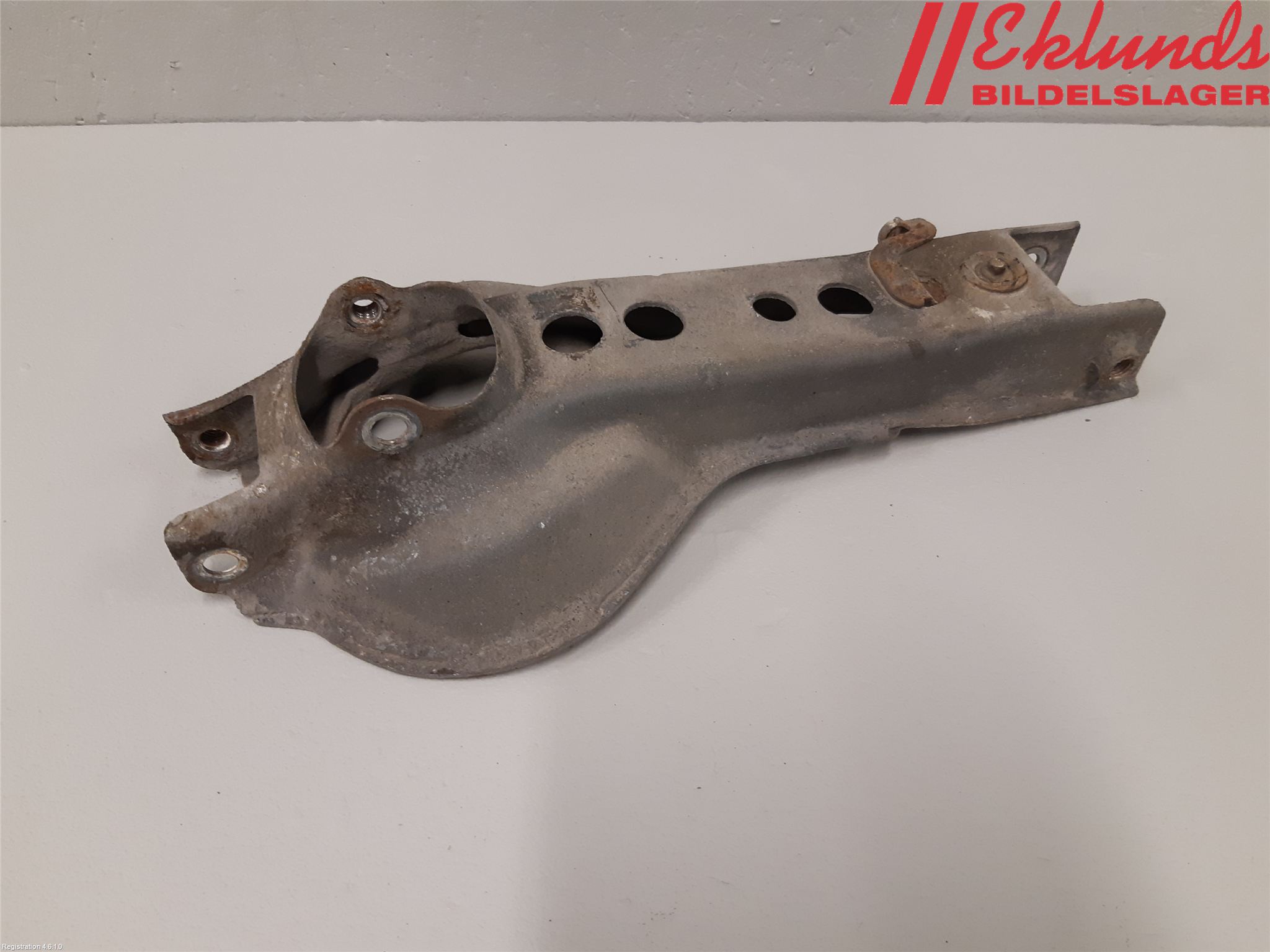 Volvo V70 05-08 Bärarm Bak Vänster