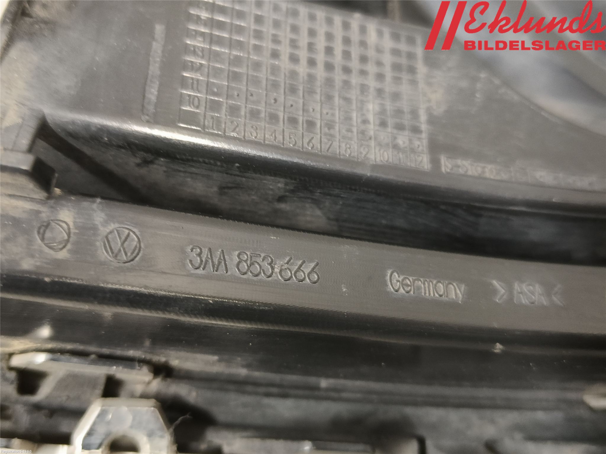 Volkswagen VW PASSAT 11-14 Dimljussarg Fram