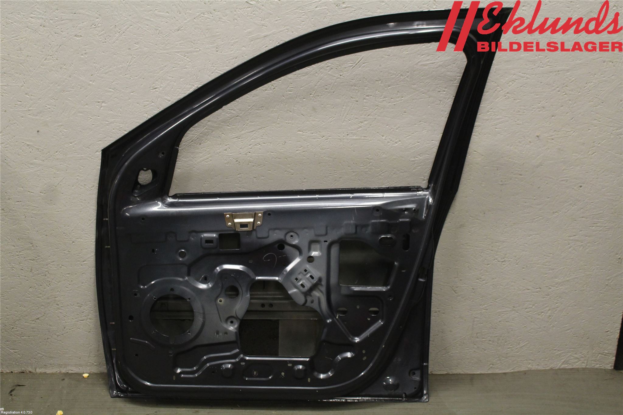 Dacia DUSTER 10-17 Dörr Fram Höger