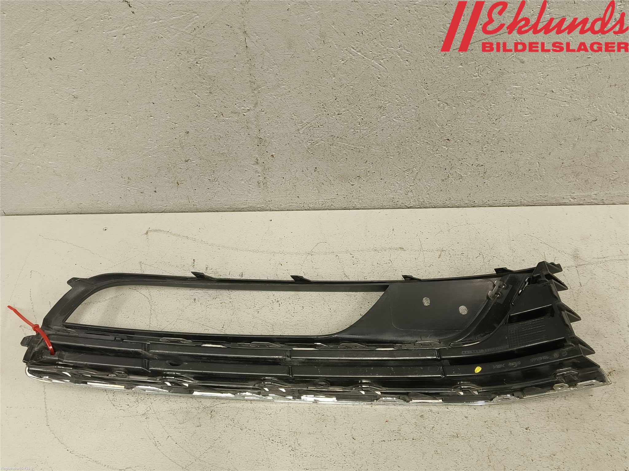 Volkswagen VW PASSAT 11-14 Dimljussarg Fram