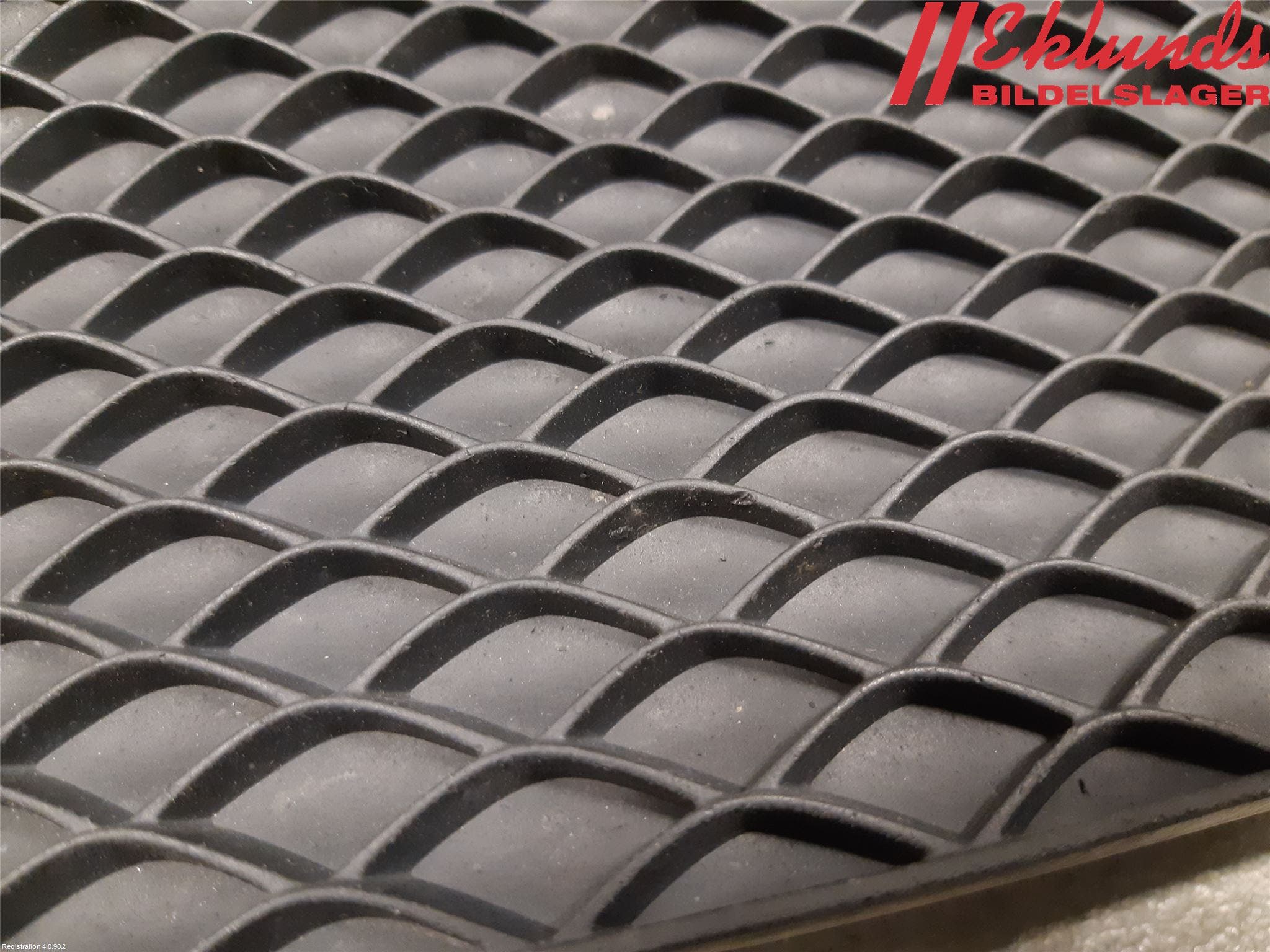 Mercedes-Benz MB E-KLASS (W213) 16-23 Stöt Utfyllnad-List-Grill