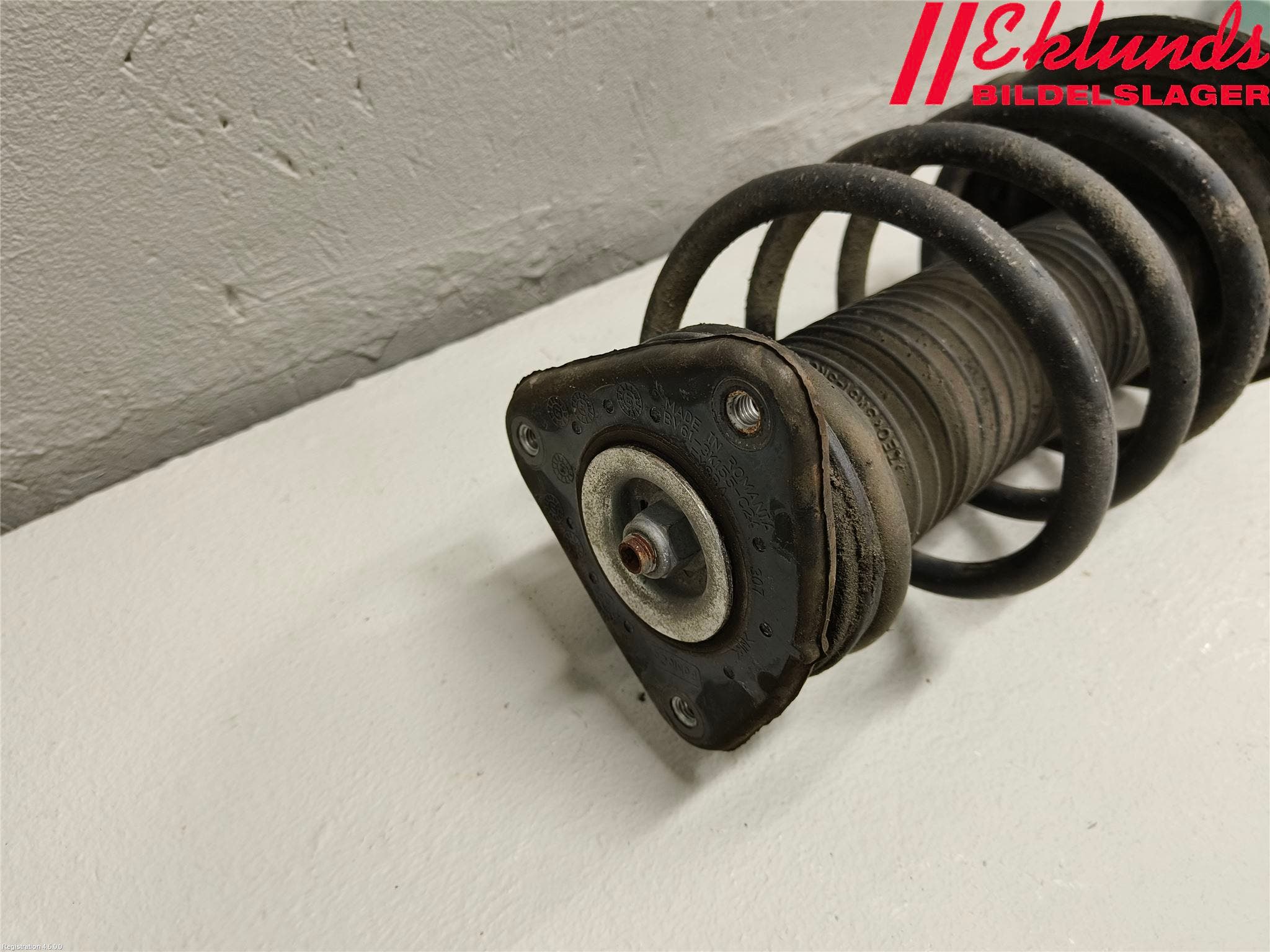 Ford FOCUS 11-14 Fjäderben Fram Höger