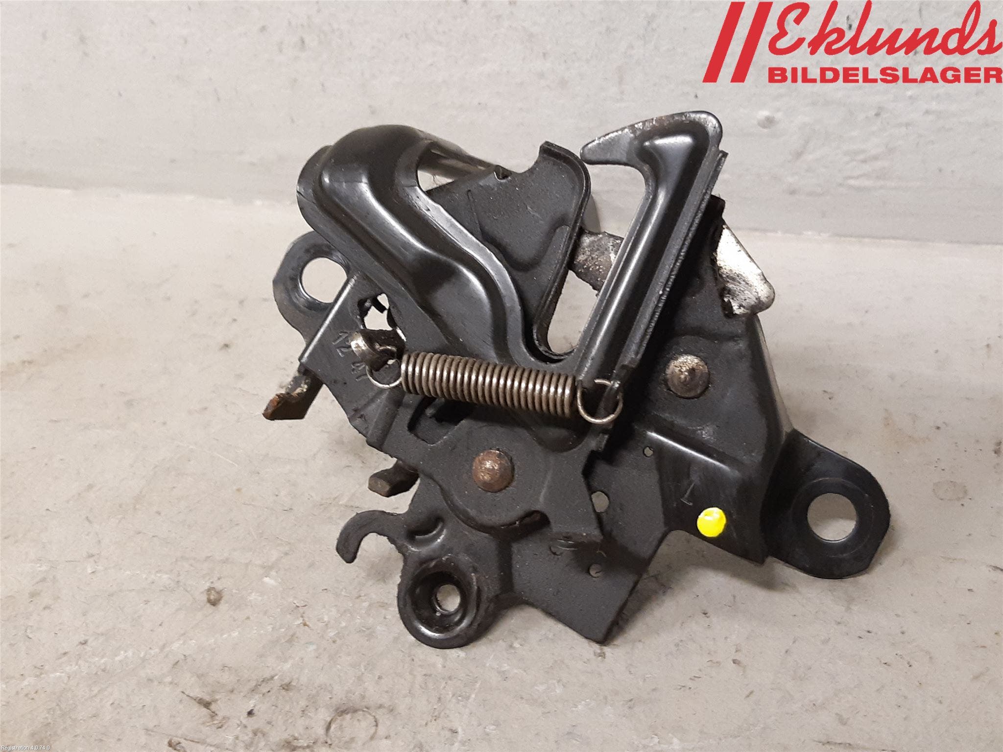 Toyota YARIS XP130 12-14 Huvlås