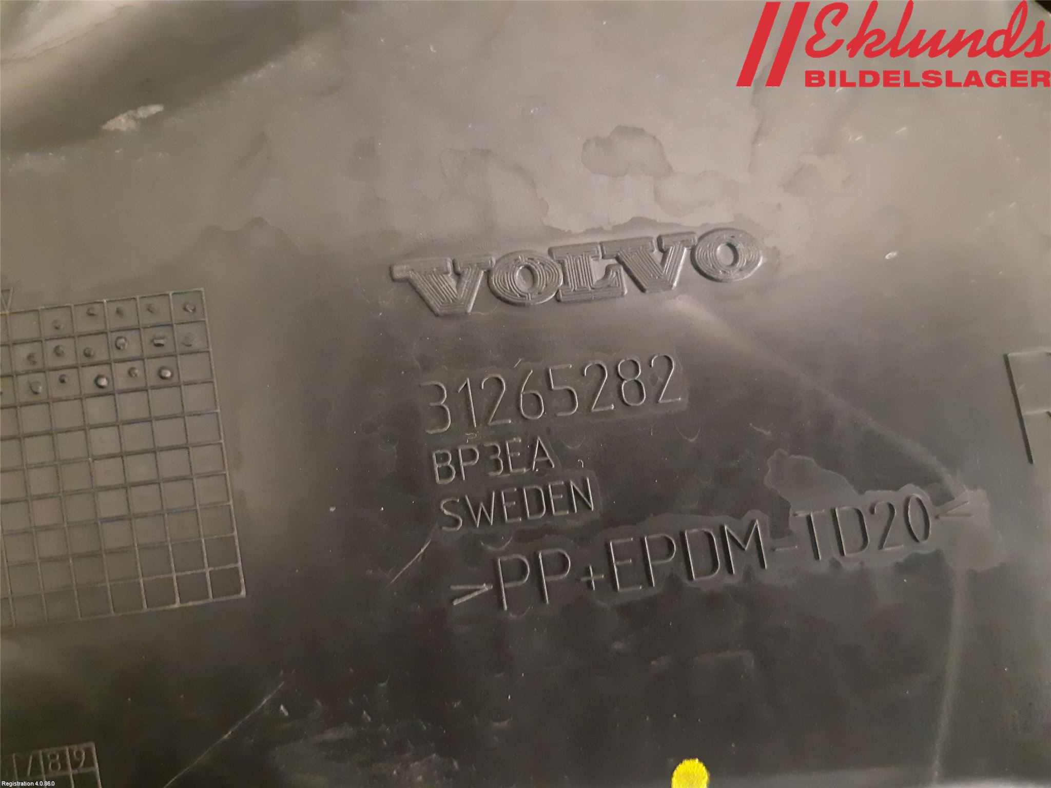 Volvo V60 11-13 Stötfångarfäste Bak Hö