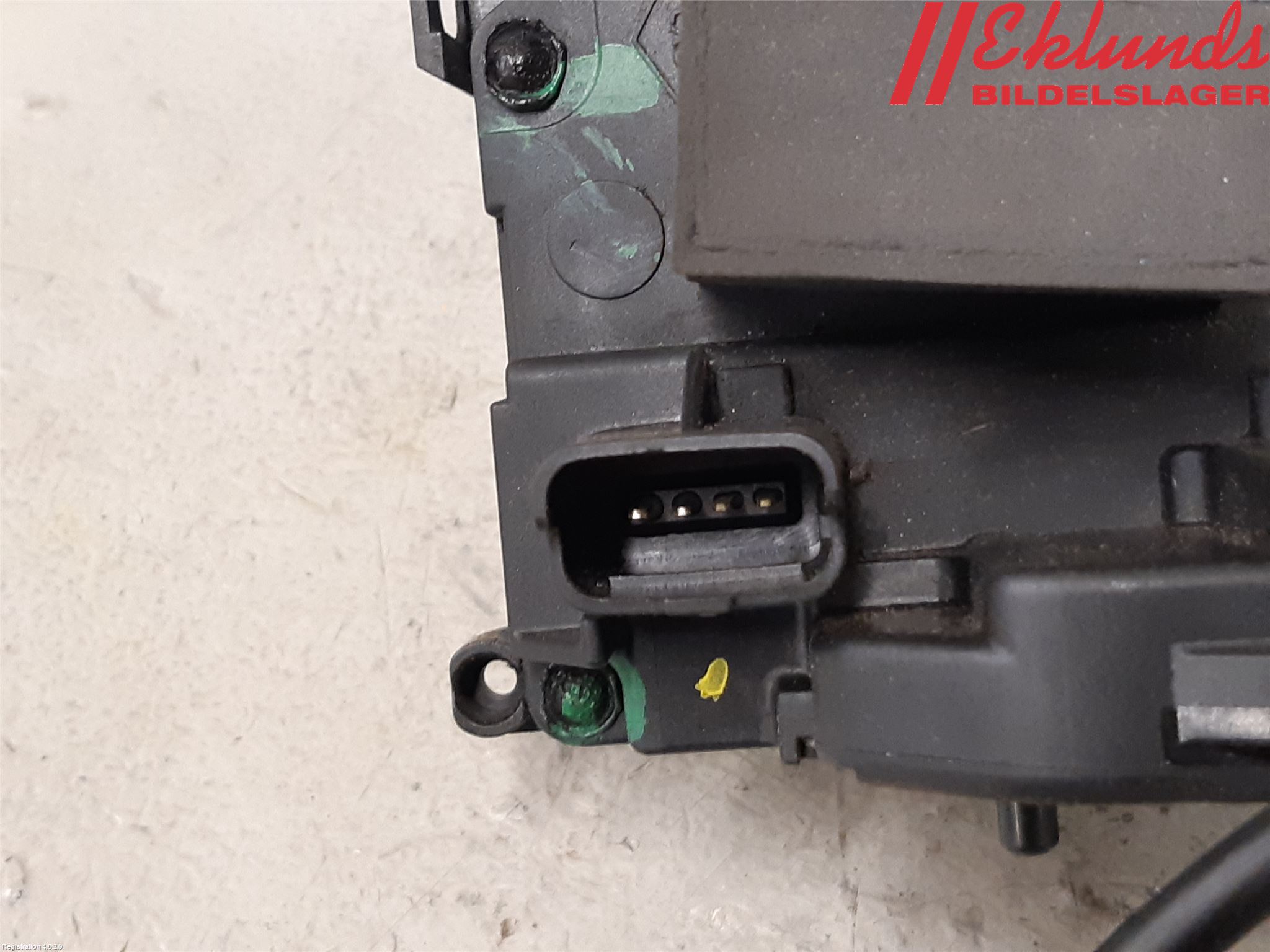 Renault CLIO III  09-12 Låskista-Dörrlås