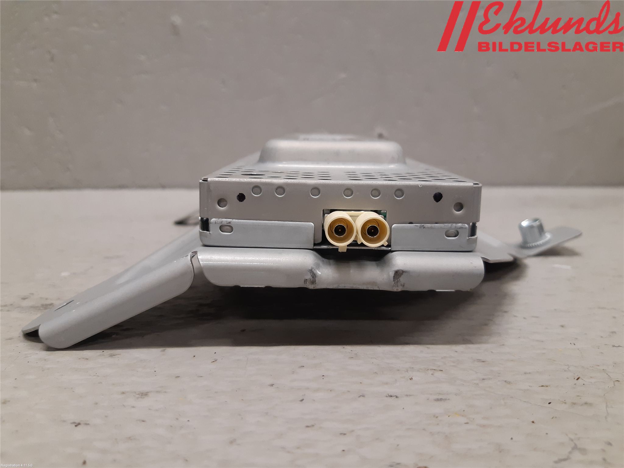 Tesla MODEL Y 21- Radio-Stereo Förstärkare