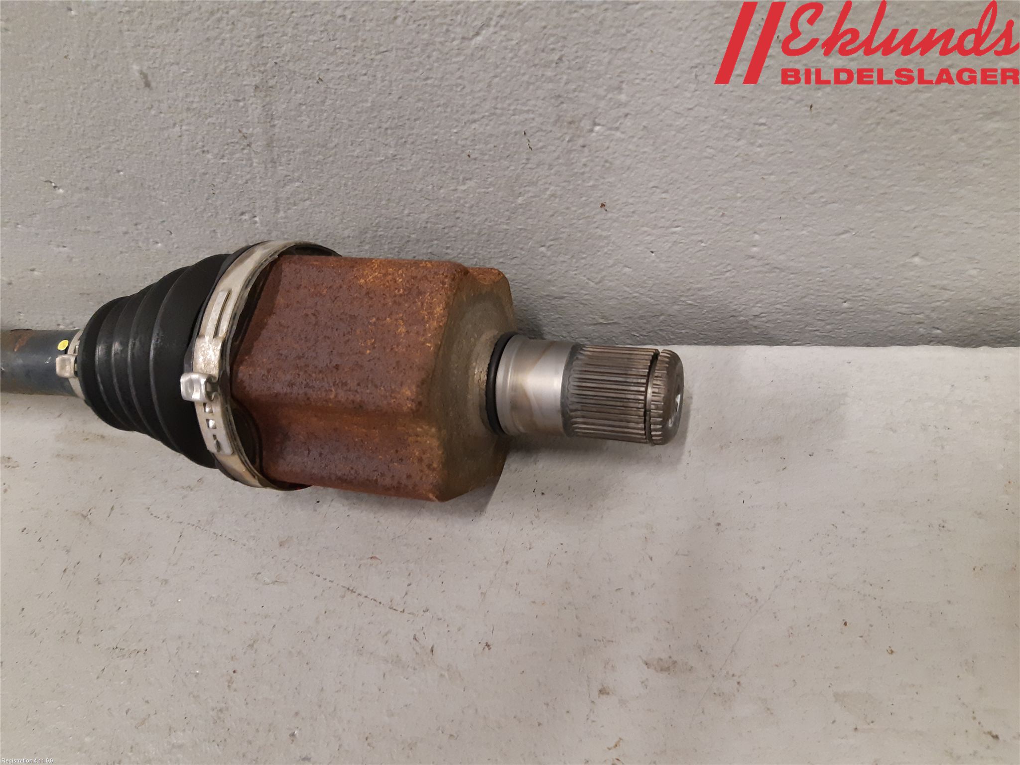 Volkswagen VW PASSAT 15-19 Drivaxel Fram Vänster